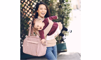 Youtuber Jen Chae aka frmheadtotoe Uses The Paige Carryall