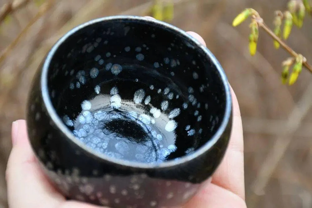 Should we tolerate tea stains in order to cultivate colorful Jianzhan glaze?
