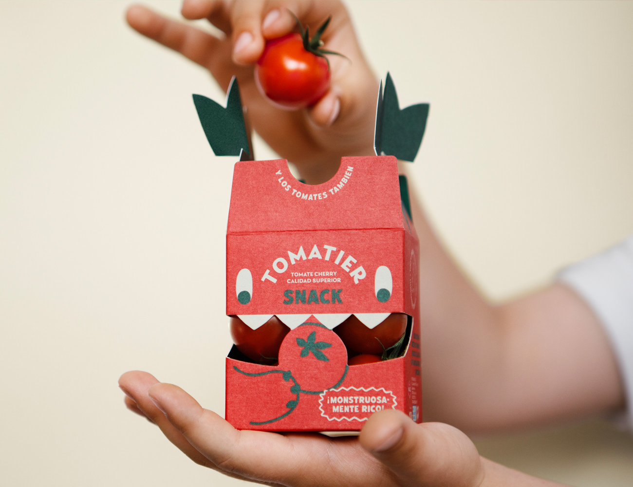 GEEK BAR-https://www.hot-toy.com/