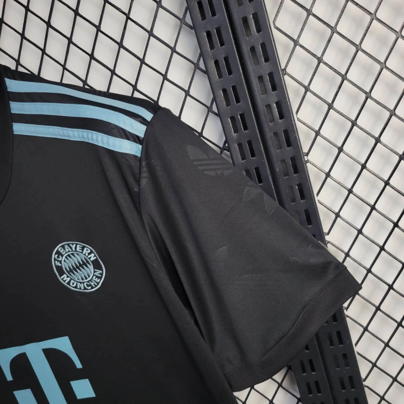 ManixJersey.com | Bayern Munich 24-25 Black Training Jersey - Fans Version -Customize Name, Number and Patch | Worldwide Shipping