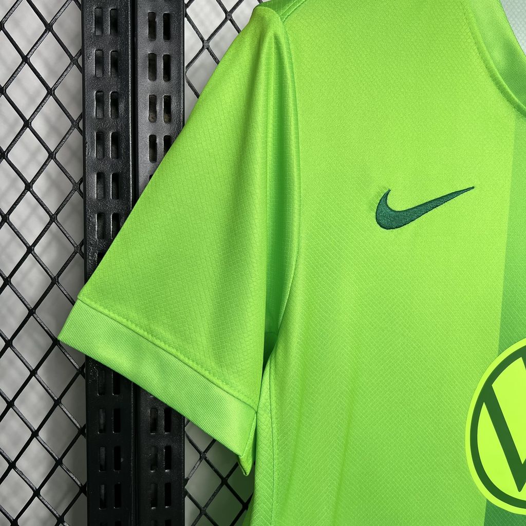 Wolfsburg 24-25 Home Stadium Jersey - Fans Version:football jersey mysite: unitedjerseyfootball 邓江浪:football