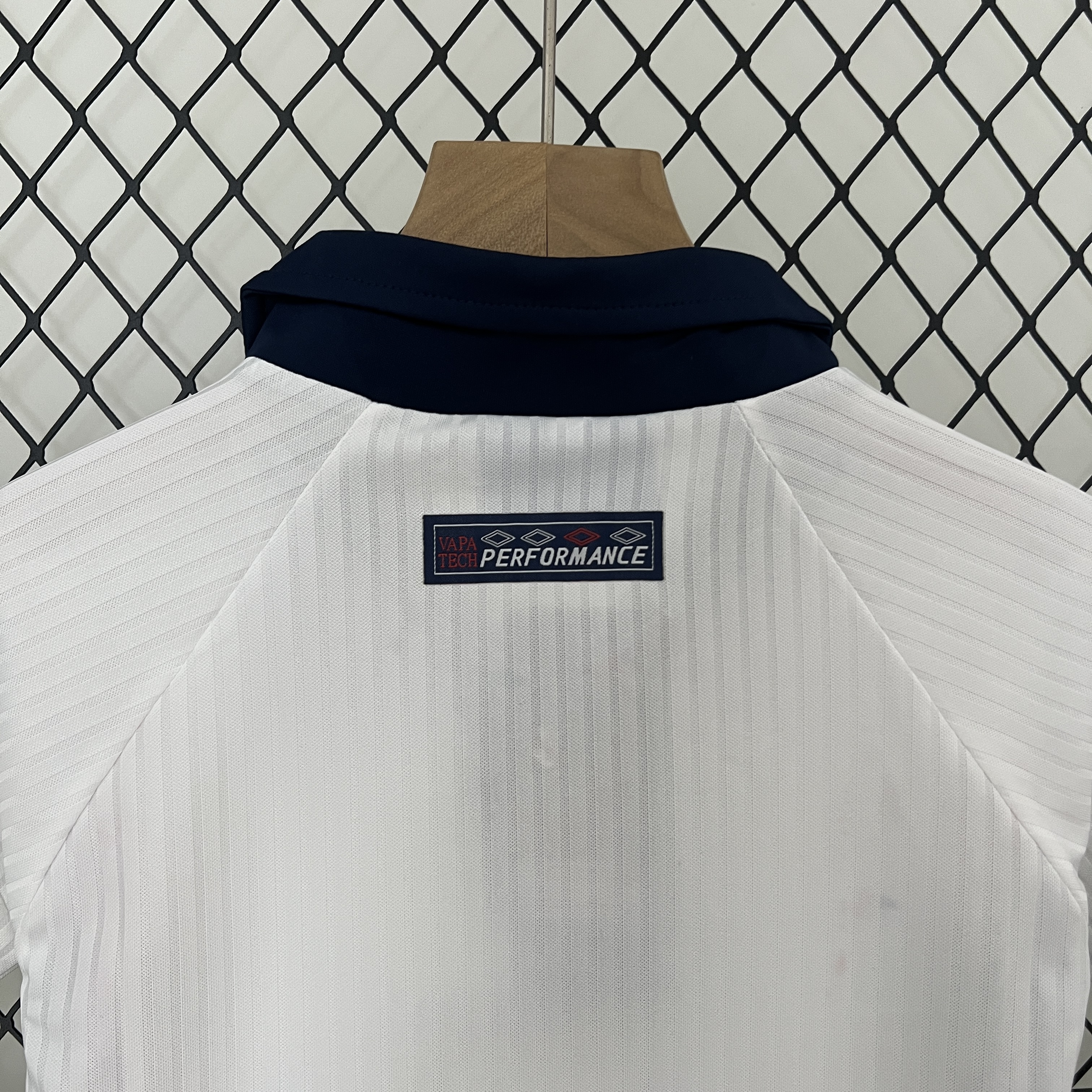 SIUjerseys-Retro England 1998 Home Stadium Kids Kit