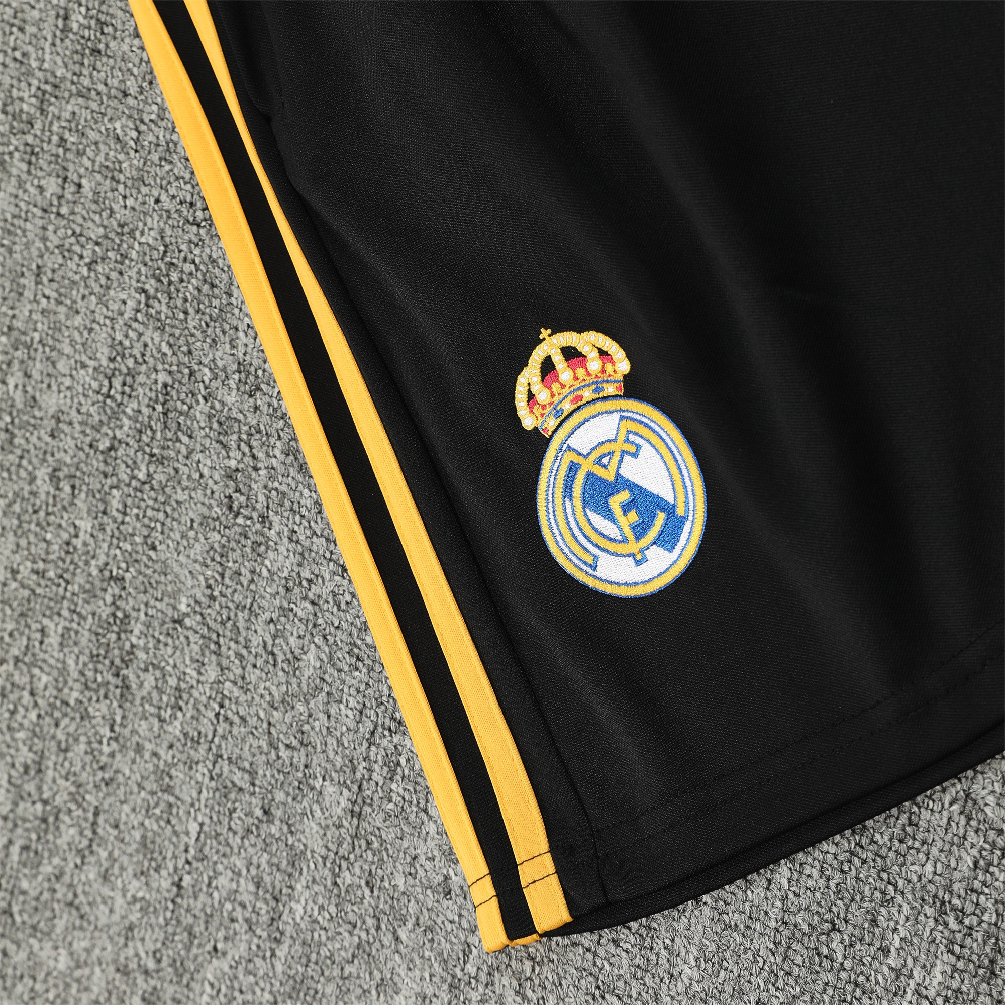 JerseysGala.com | Real Madrid 24-25 Short-Sleeve Training Set - White Leopard Top & Black Shorts -Customize Name, Number and Patch | Worldwide Shipping