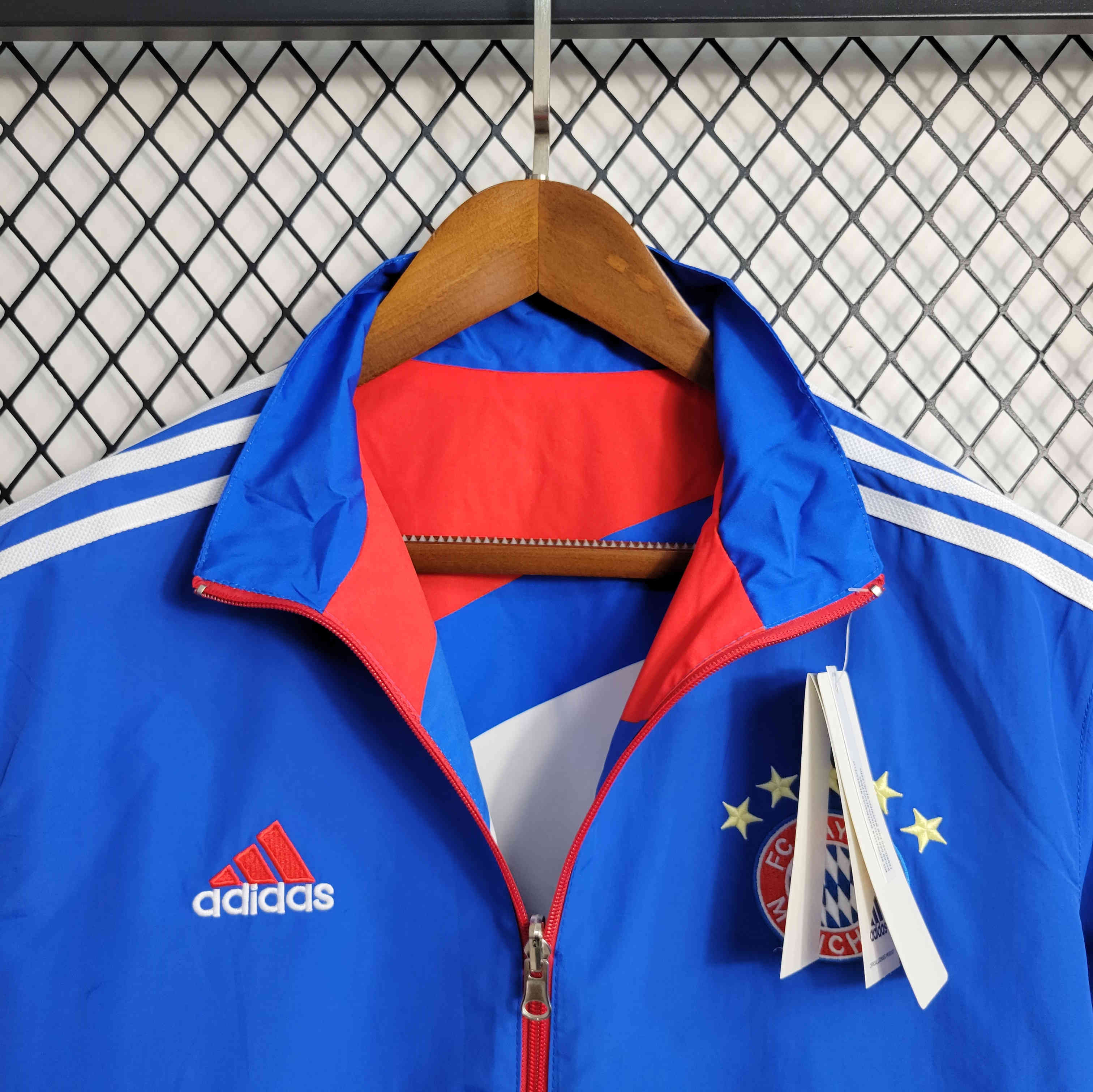 Bayern Munich 23-24 Blue Reversible Windbreaker:football jersey mysite: unitedjerseyfootball 邓江浪:football