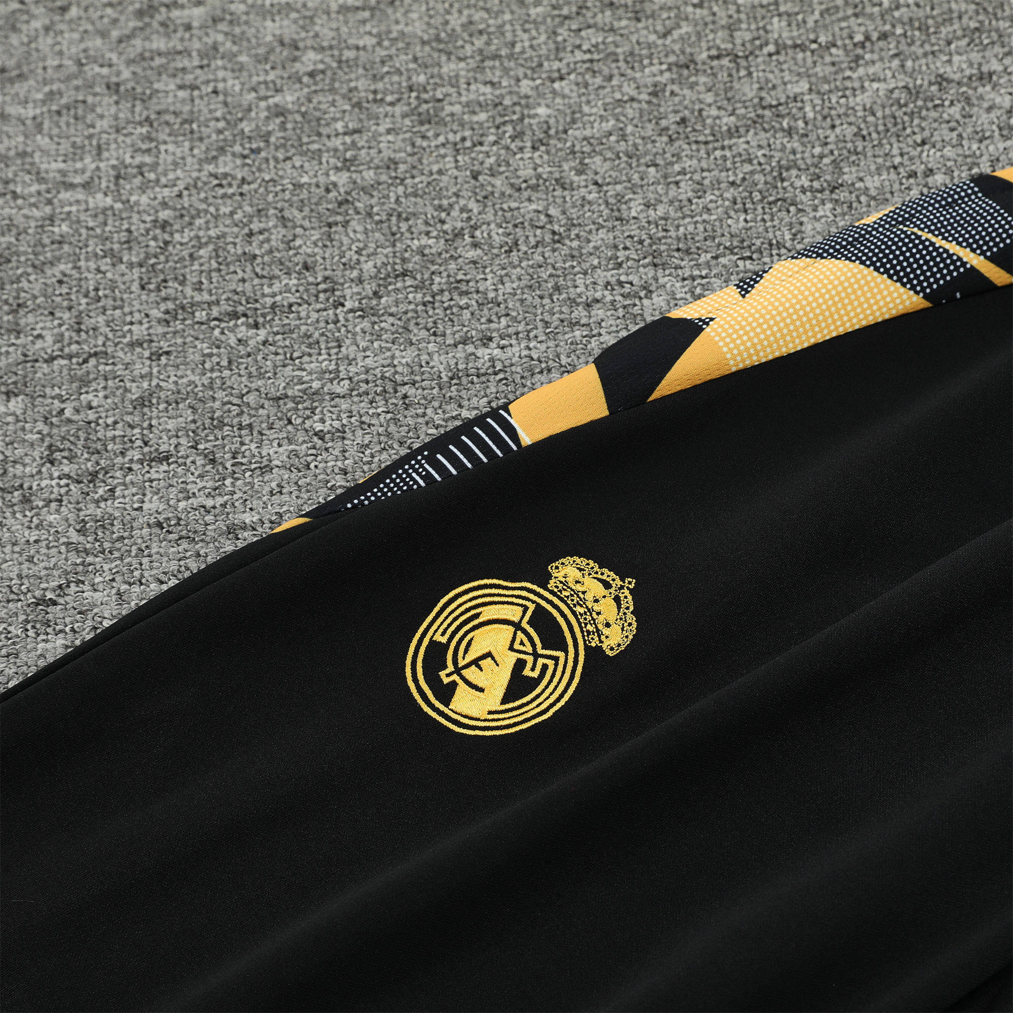JerseysGala.com | Real Madrid 24-25 Long Sleeve Training Set - Black Gold -Customize Name, Number and Patch | Worldwide Shipping