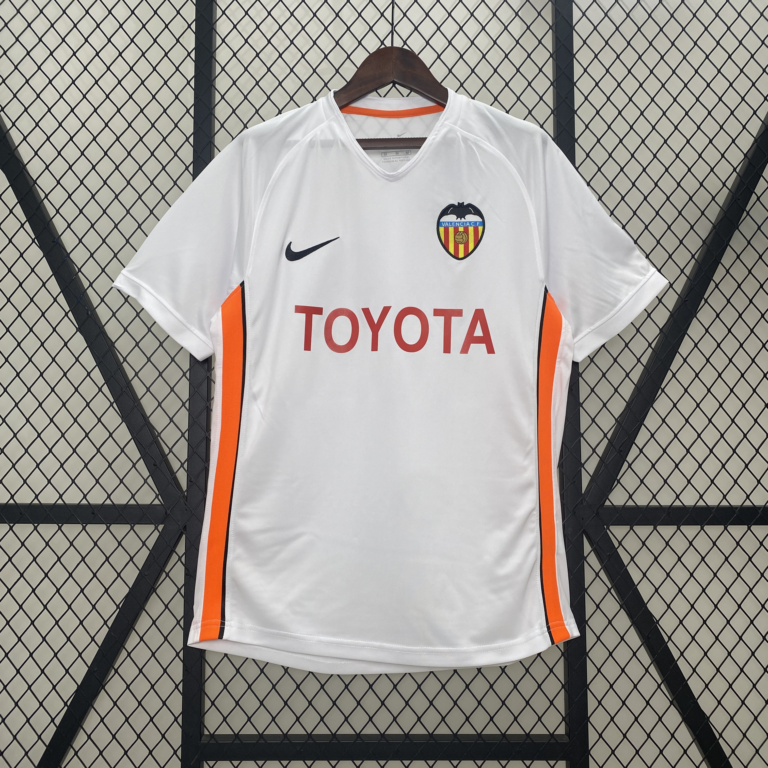 ManixJersey.com | Retro Valencia 2006-07 Home Jersey -Customize Name, Number and Patch | Worldwide Shipping