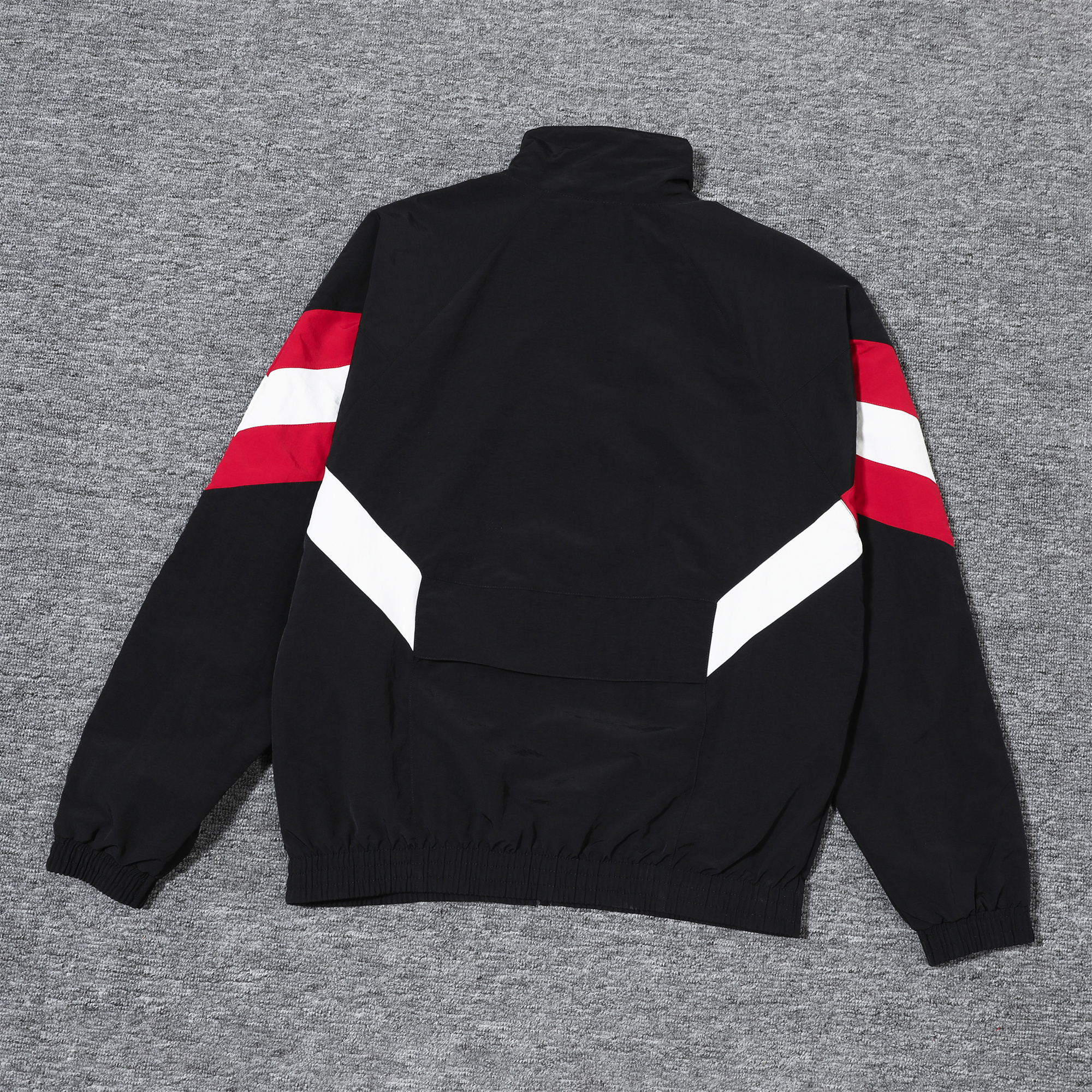 ManixJersey.com | Manchester United 24-25 Black Throwback Windbreaker Suit - Jackets & Pants -Customize Name, Number and Patch | Worldwide Shipping