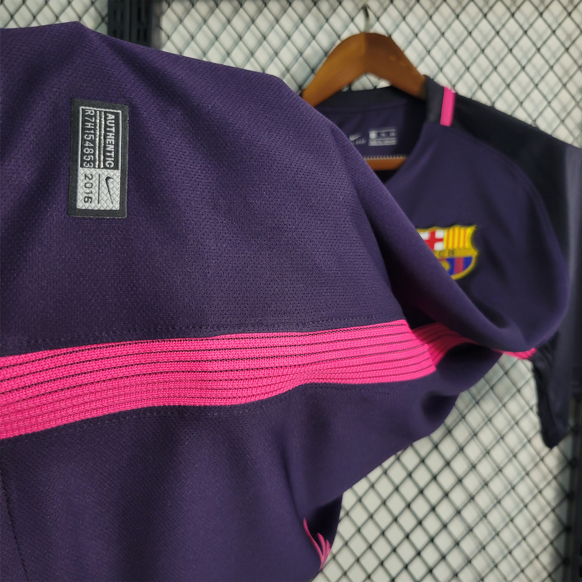ManixJersey.com | Retro Barcelona 16-17 Away Stadium Jersey -Customize Name, Number and Patch | Worldwide Shipping