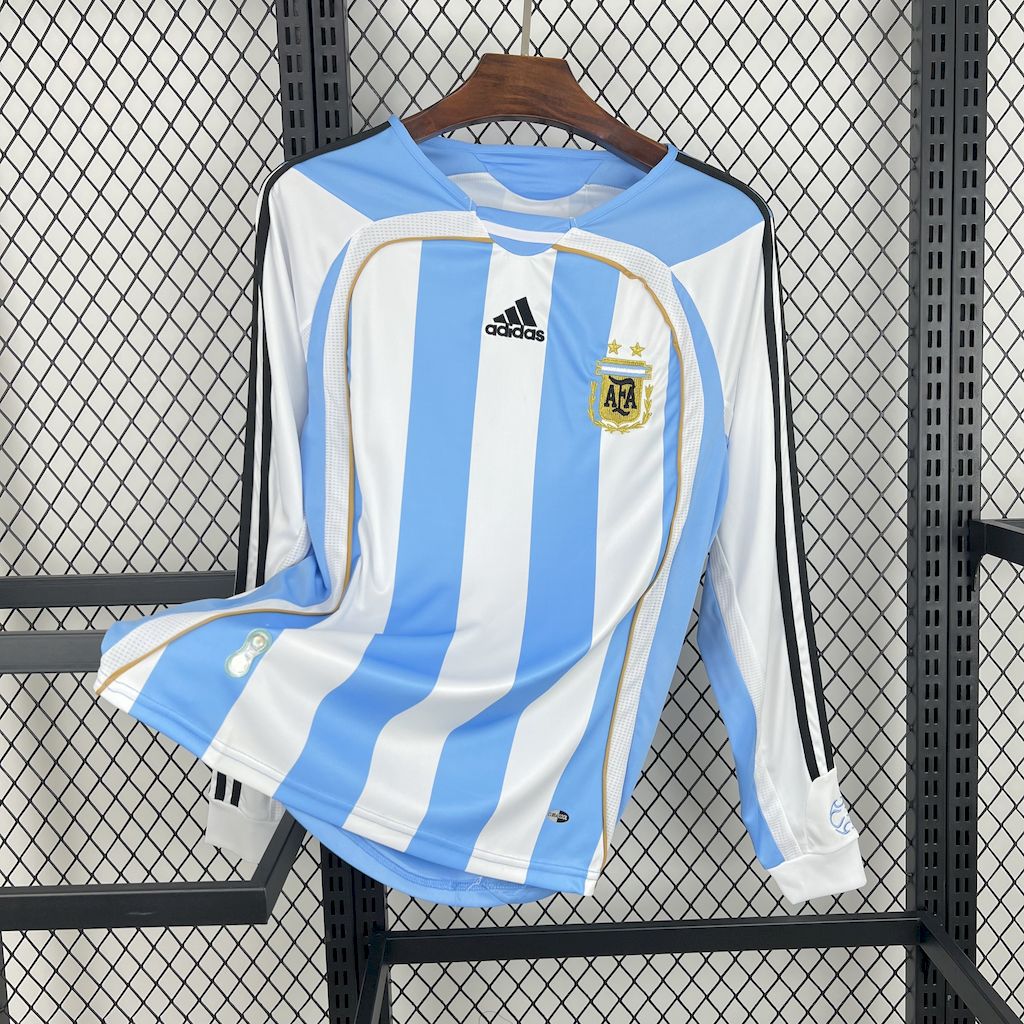 SIUjerseys-Retro Argentina 2006 Home Long Sleeves Jersey