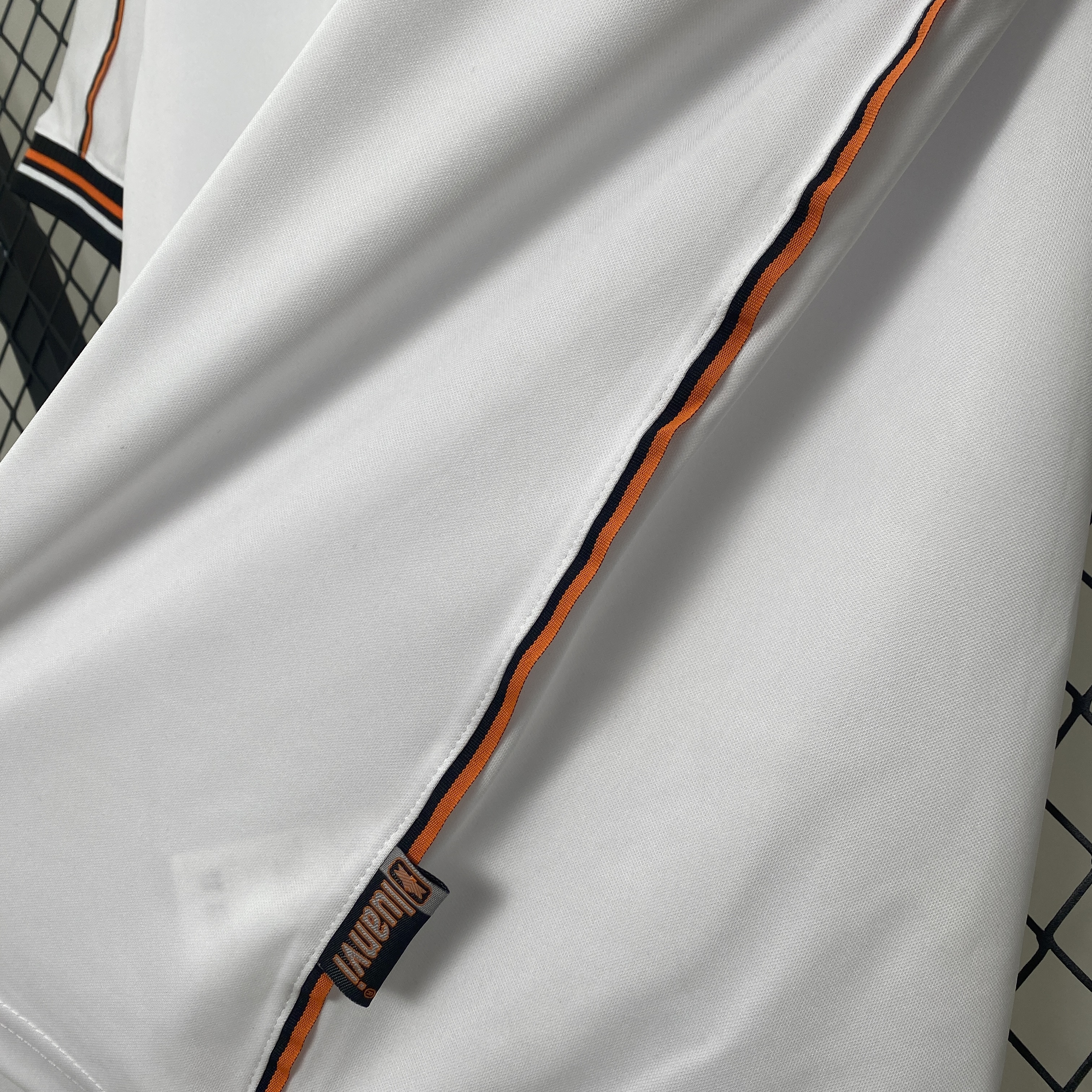 SIUjerseys-Retro Valencia 1999-00 Home Jersey