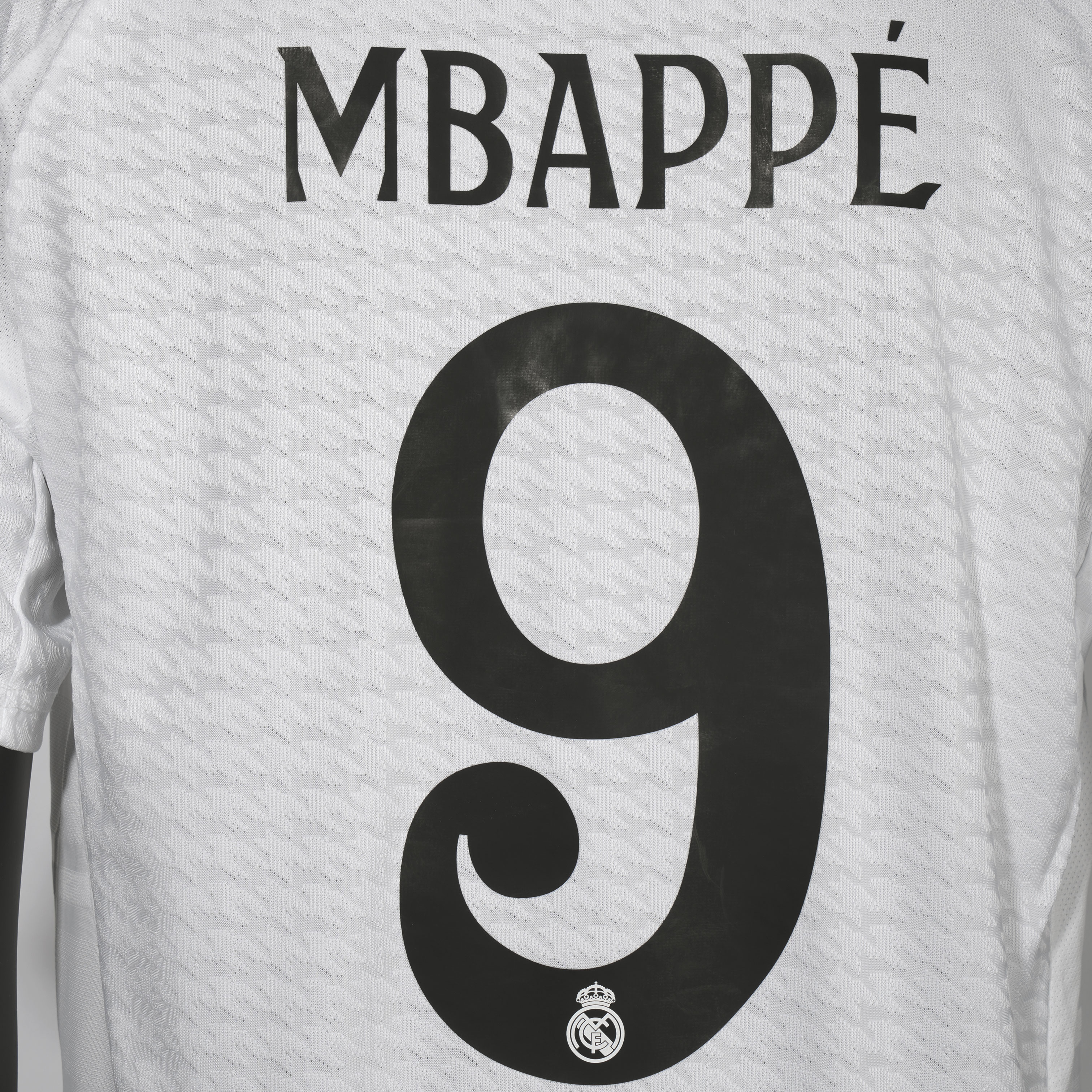 ManixJersey.com | Real Madrid 24-25 Home Long Sleeve Jersey - Player Version -Customize Name, Number and Patch | Worldwide Shipping