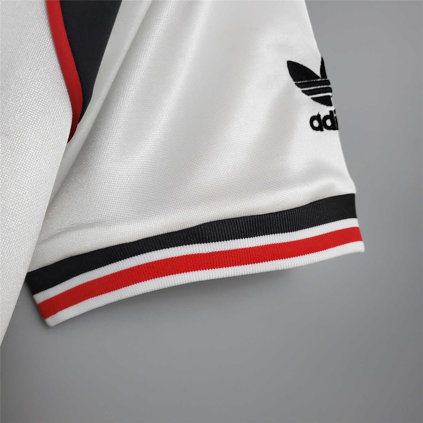 ManixJersey.com | Retro Manchester United 85-86 Away Jersey -Customize Name, Number and Patch | Worldwide Shipping