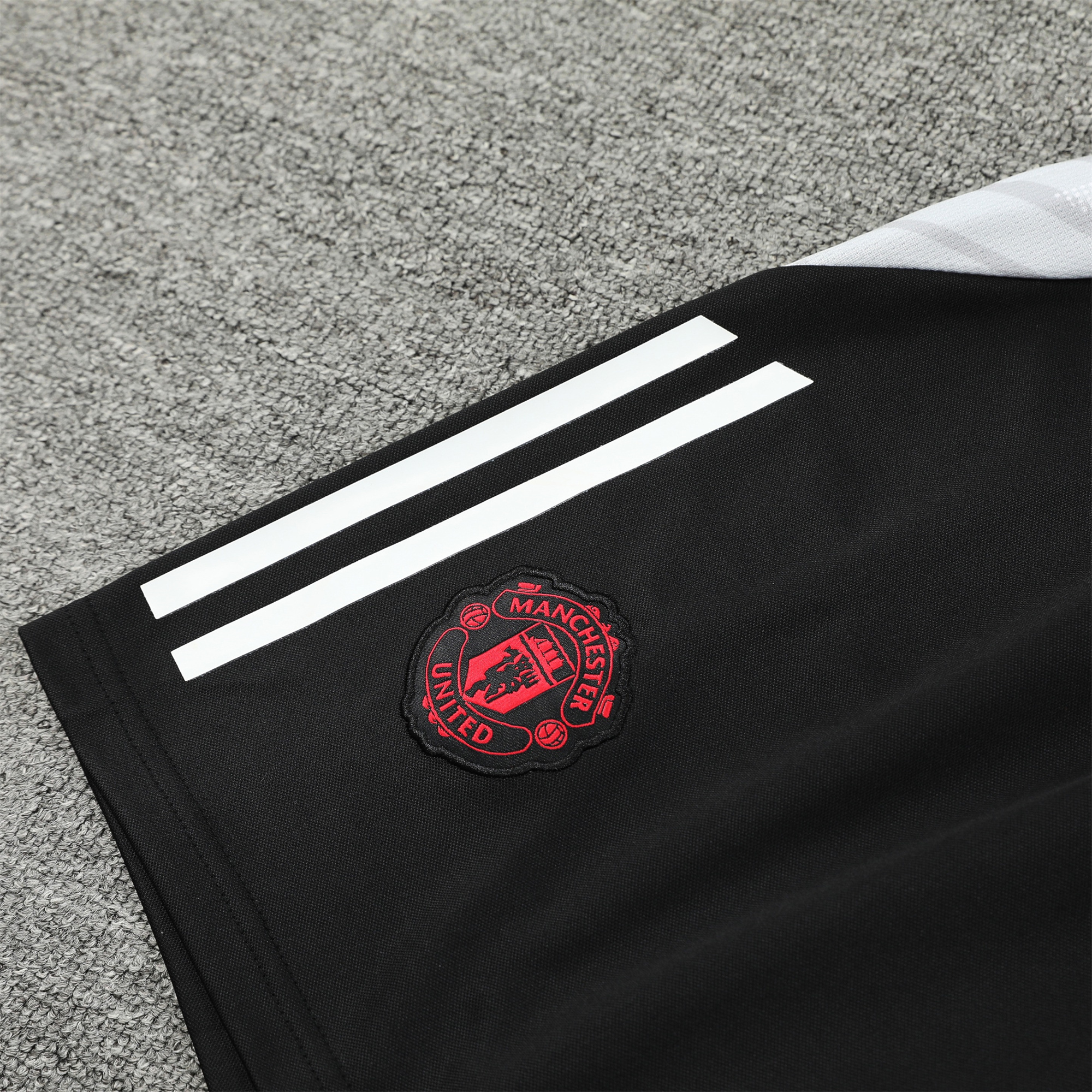 ManixJersey.com | Manchester United 24-25 Vest Training Set - Red -Customize Name, Number and Patch | Worldwide Shipping