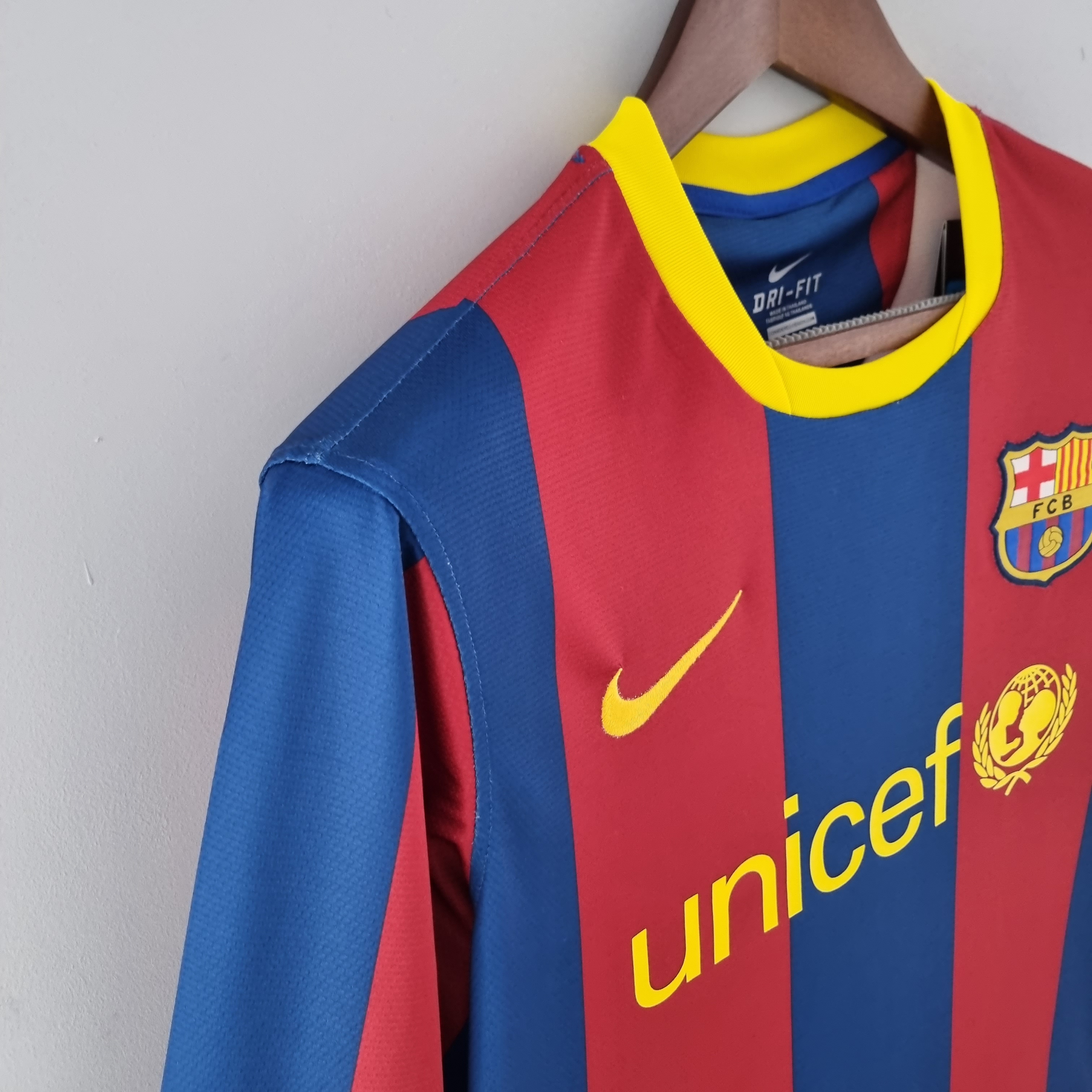 SIUjerseys-Retro Barcelona 10-11 Home Long Sleeve Jersey