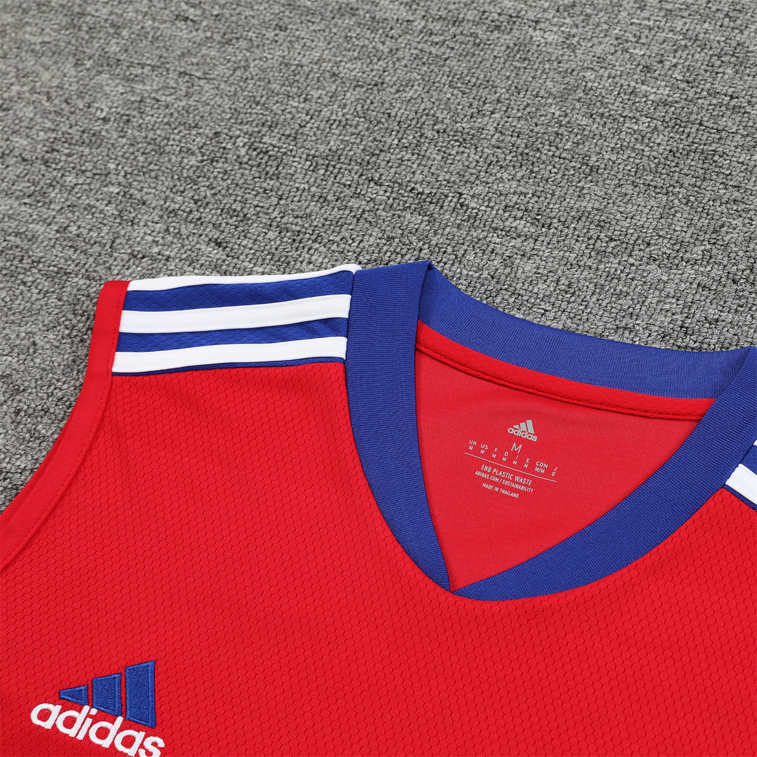 Bayern Munich 23-24 Red BlueTraining Vest Suit:football jersey mysite: unitedjerseyfootball 邓江浪:football