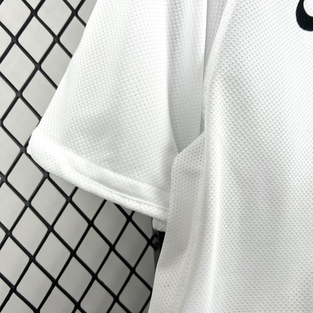 unitedfutballjersey-Retro Juventus 2010-11 Away Jersey