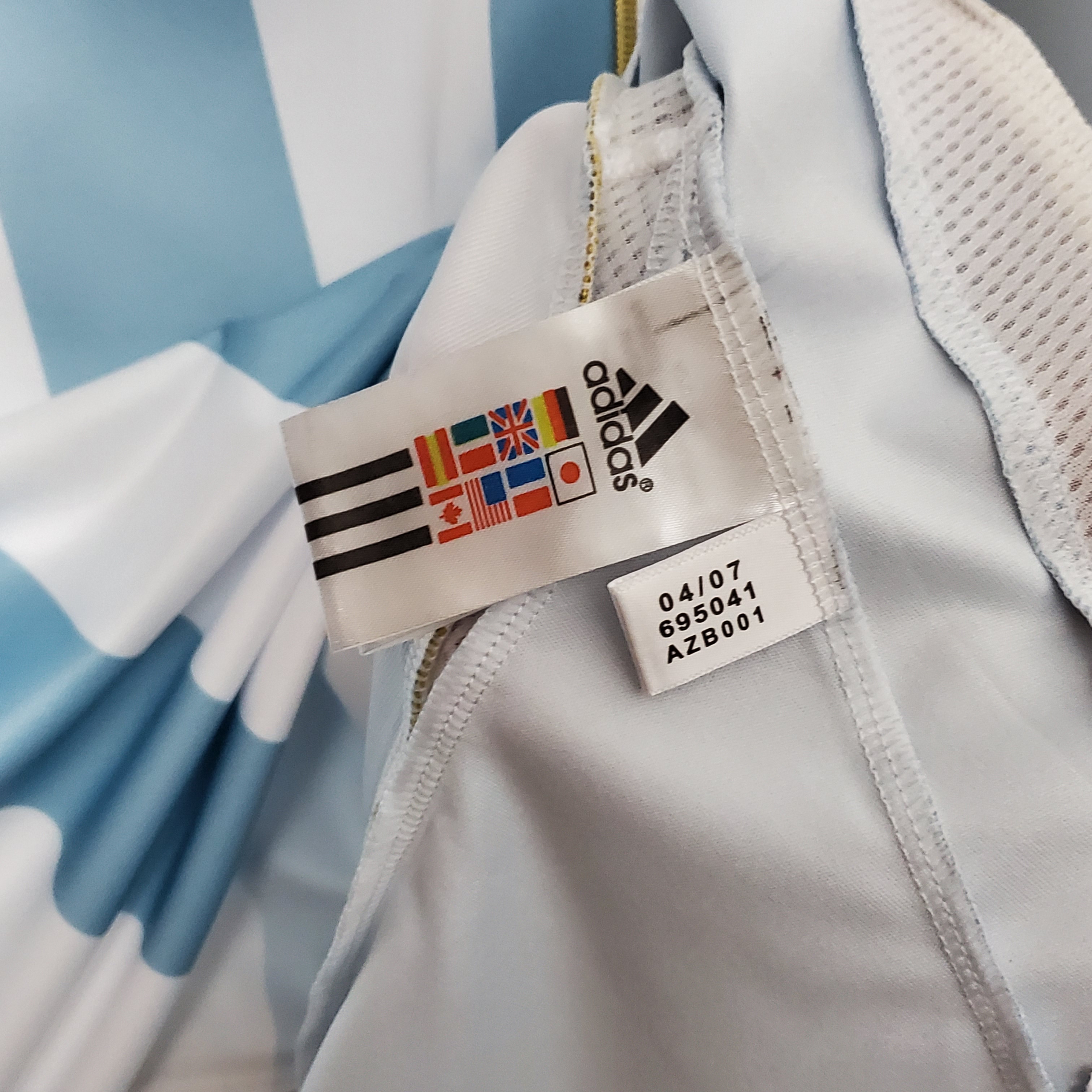 ManixJersey.com | Retro Argentina 2006 Home Stadium Jersey -Customize Name, Number and Patch | Worldwide Shipping