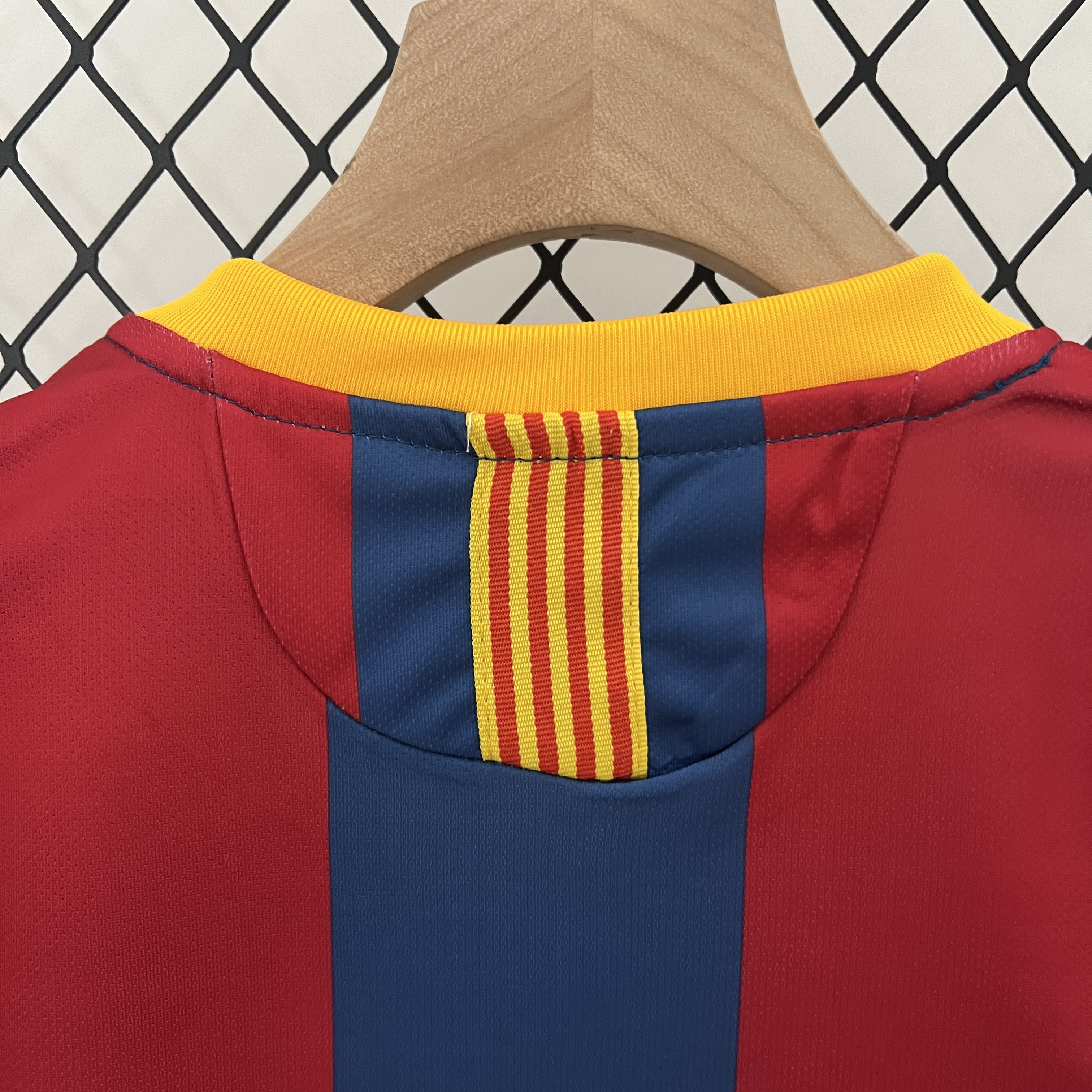 Higojerseys-Retro Barcelona 2010-11 Home Stadium Kids Kit