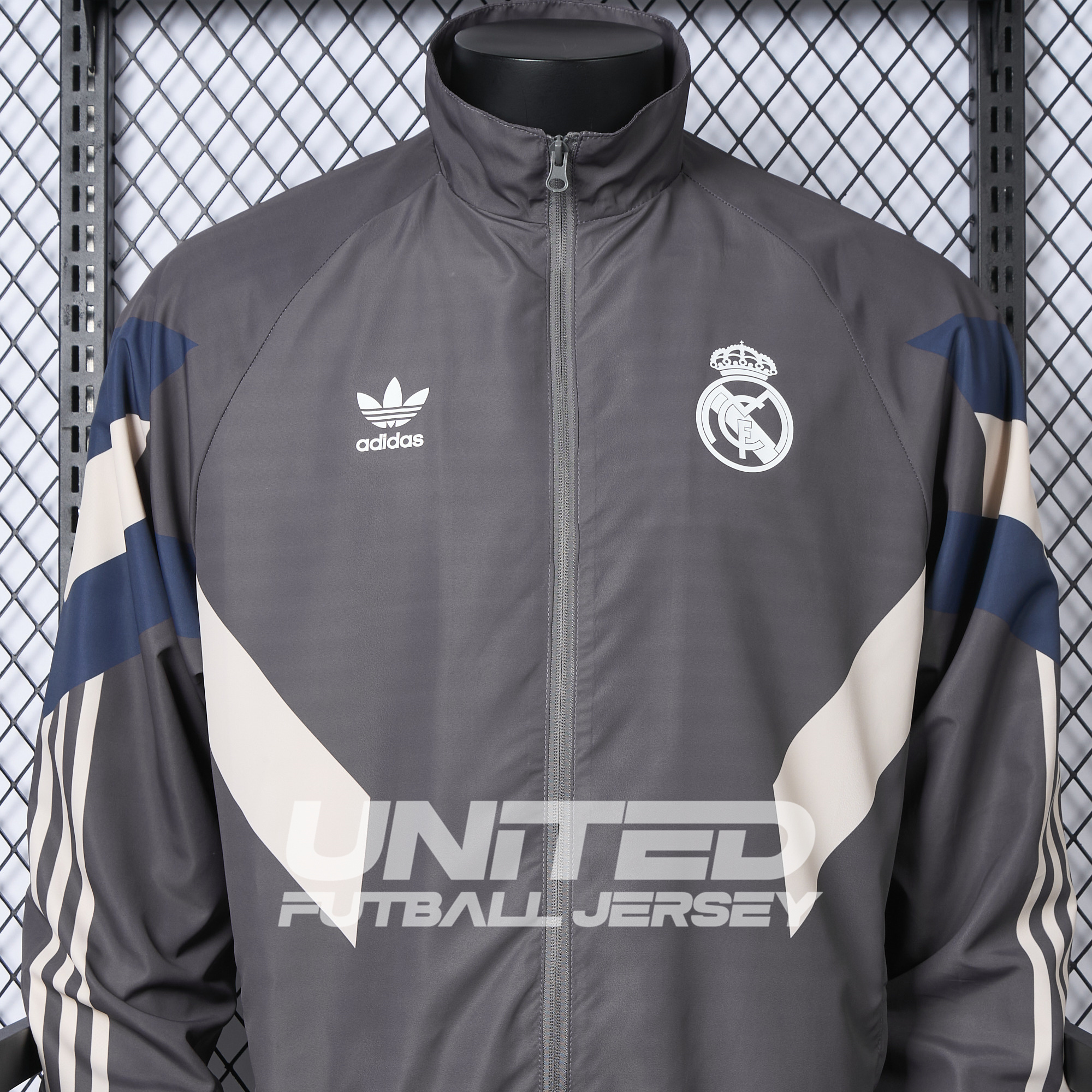 foot-Real Madrid 24-25 Throwback Windbreaker Jacket - Grey