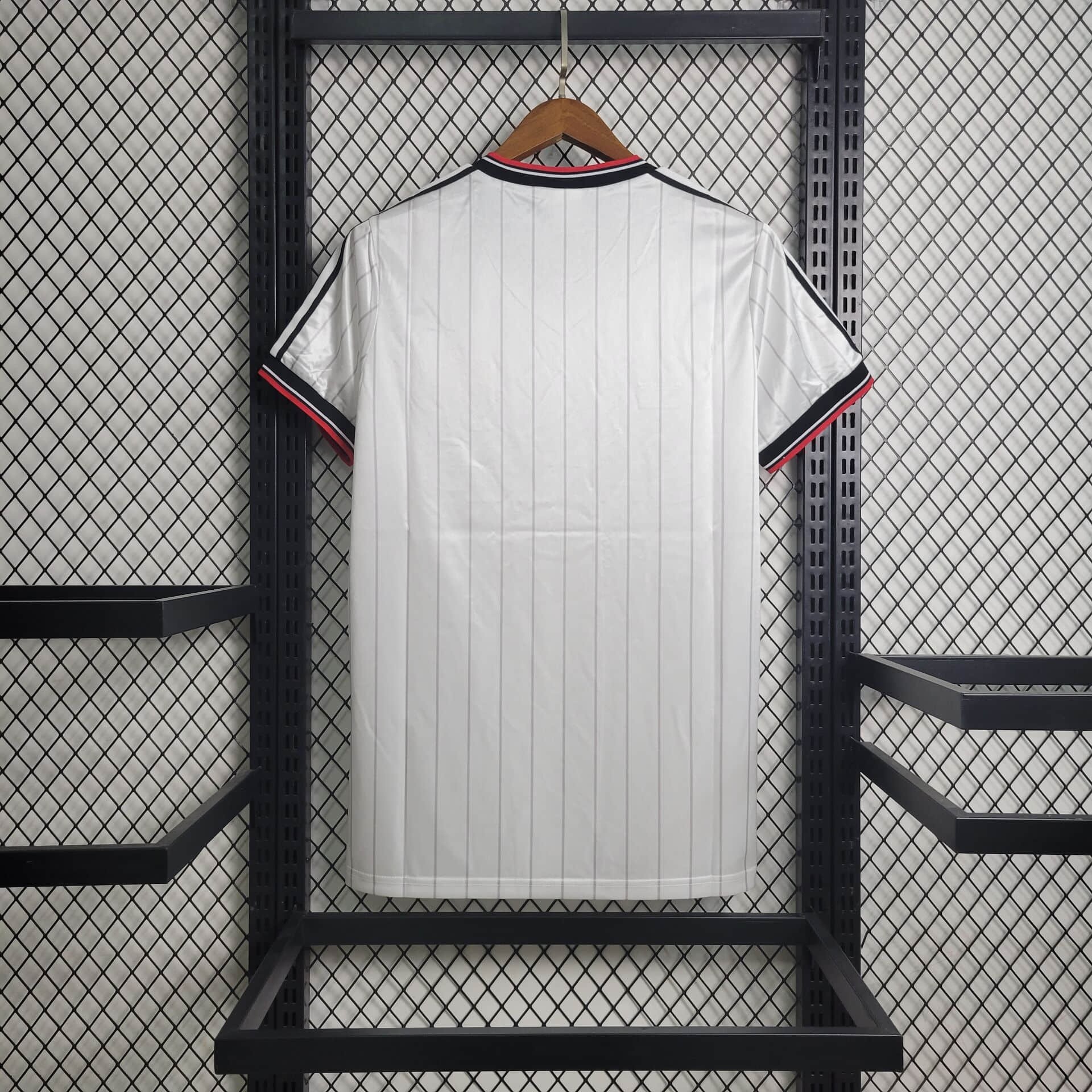 Higojerseys-Retro Manchester United 82-83 Away Jersey