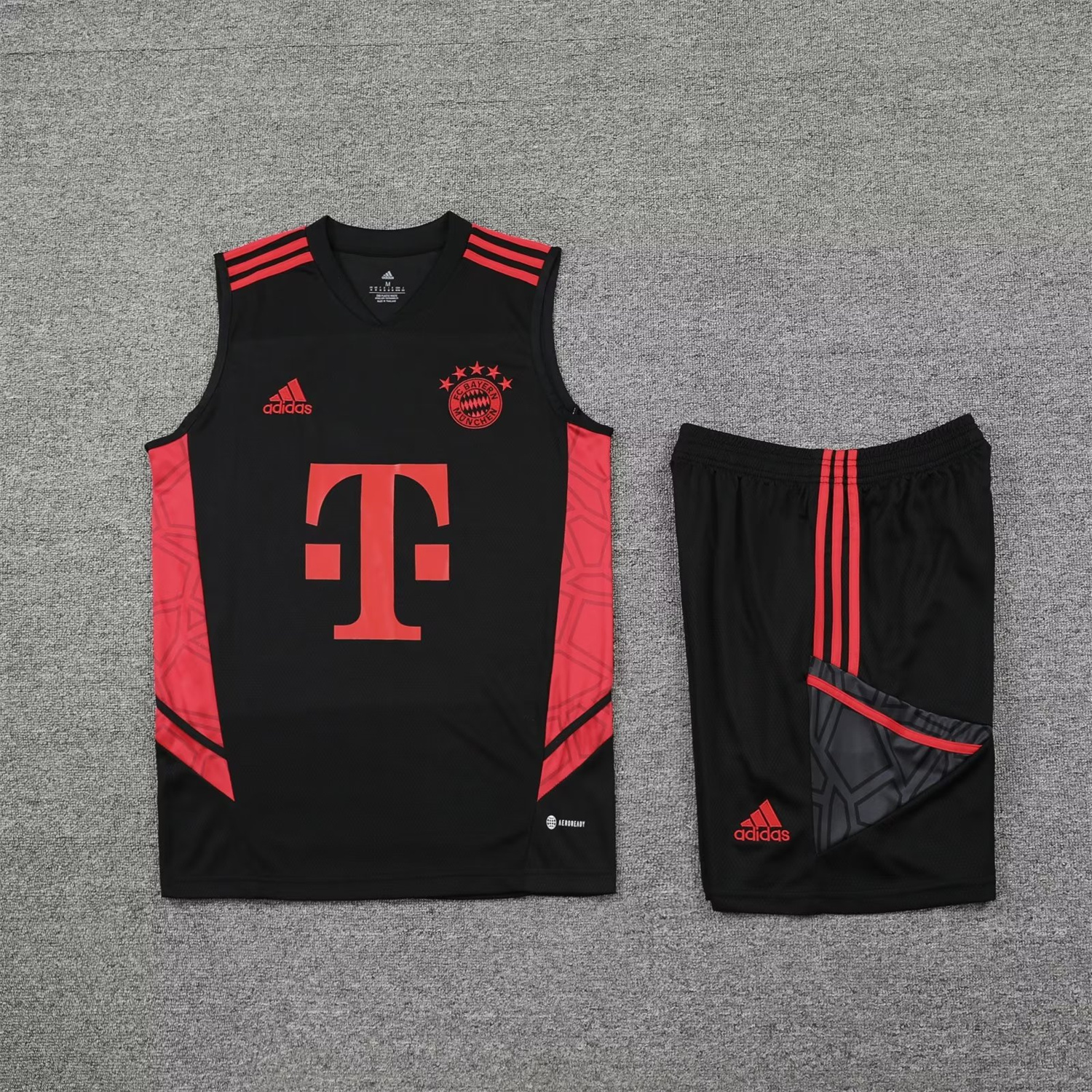 Bayern Munich 23-24 Black & Red Training Vest Suit:football jersey mysite: unitedjerseyfootball 邓江浪:football