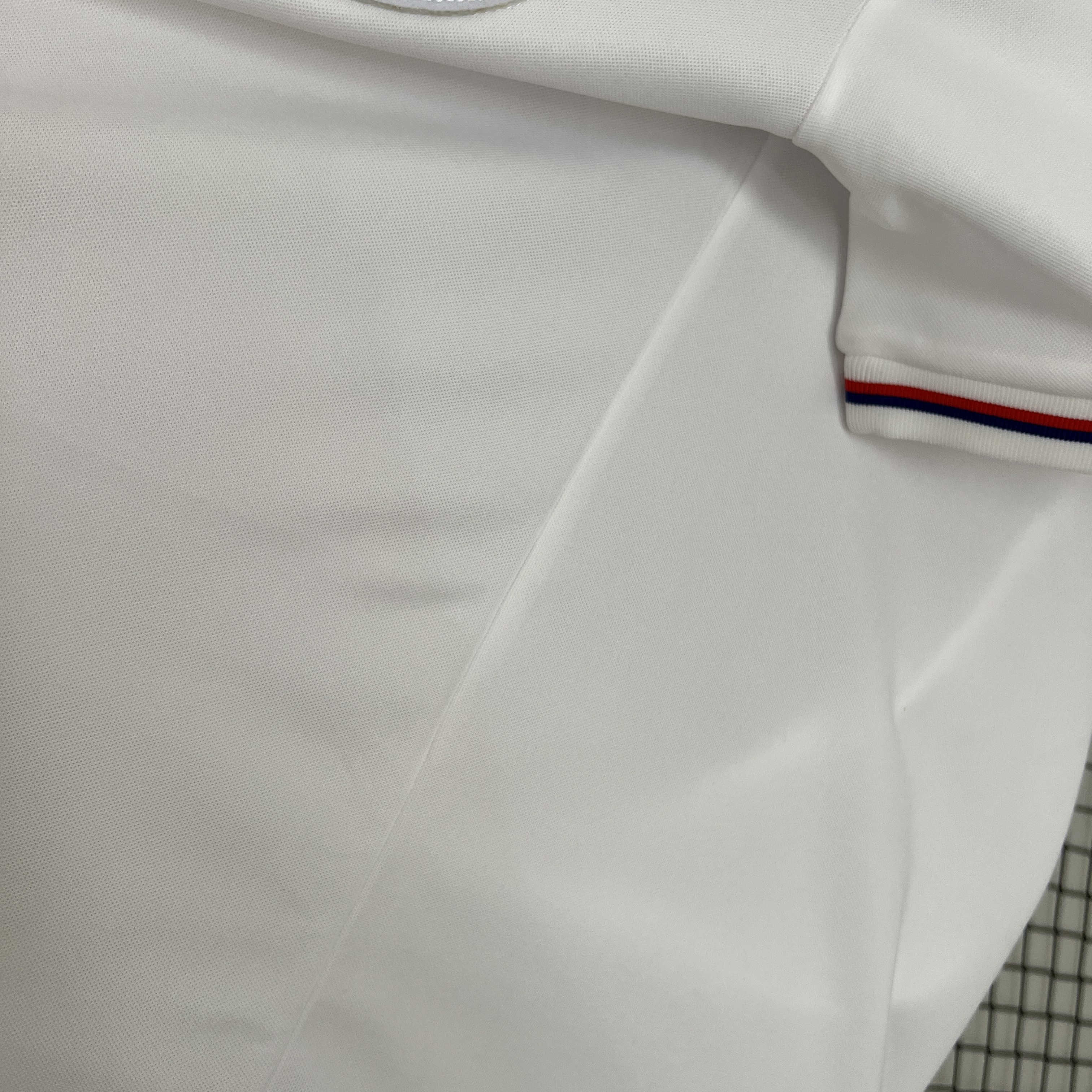 foot-Retro England 1982 Home Stadium Jersey