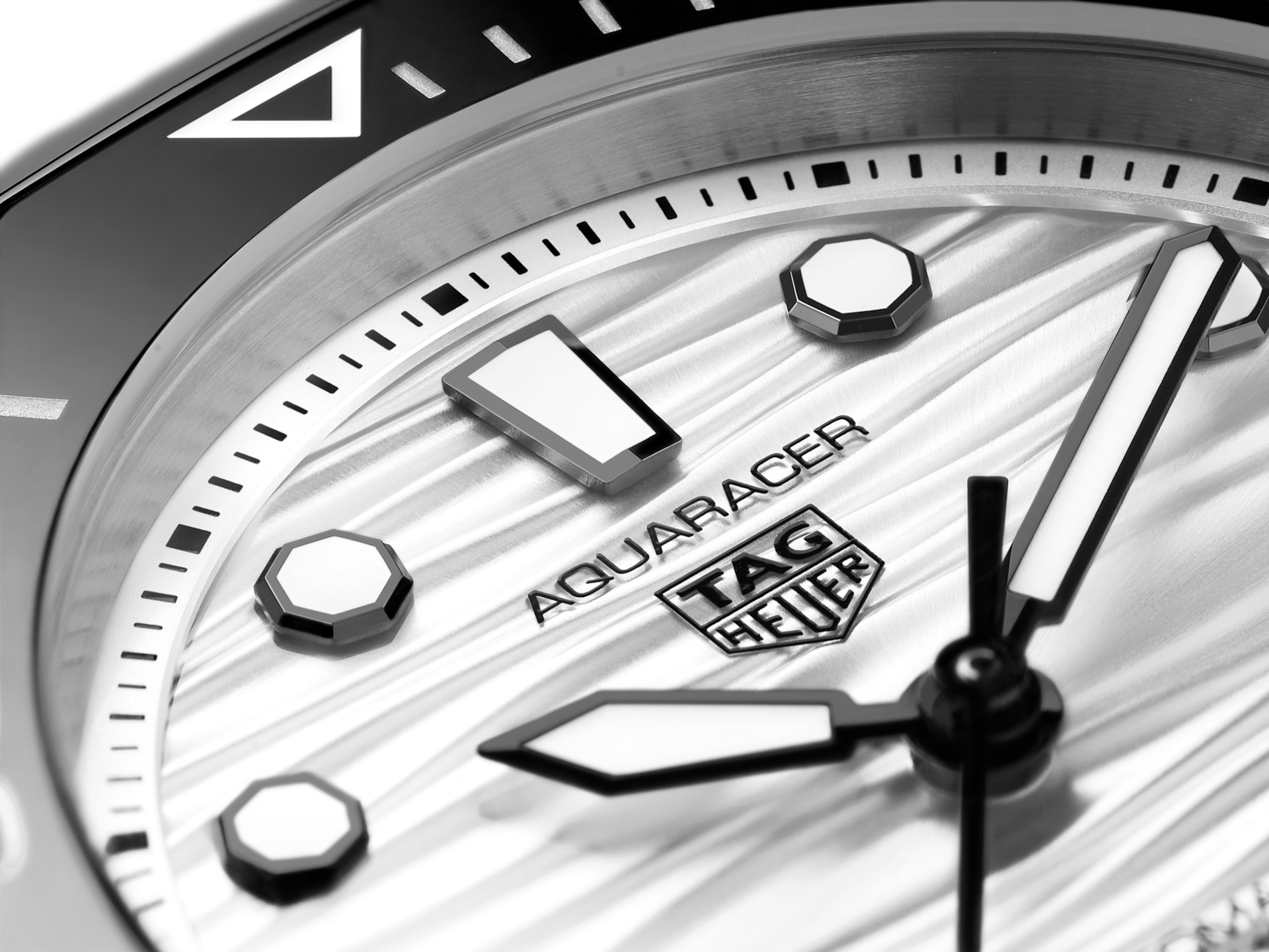 brand TAG HEUER AQUARACER PROFESSIONAL 300 luxury watch for sale – NeveReL