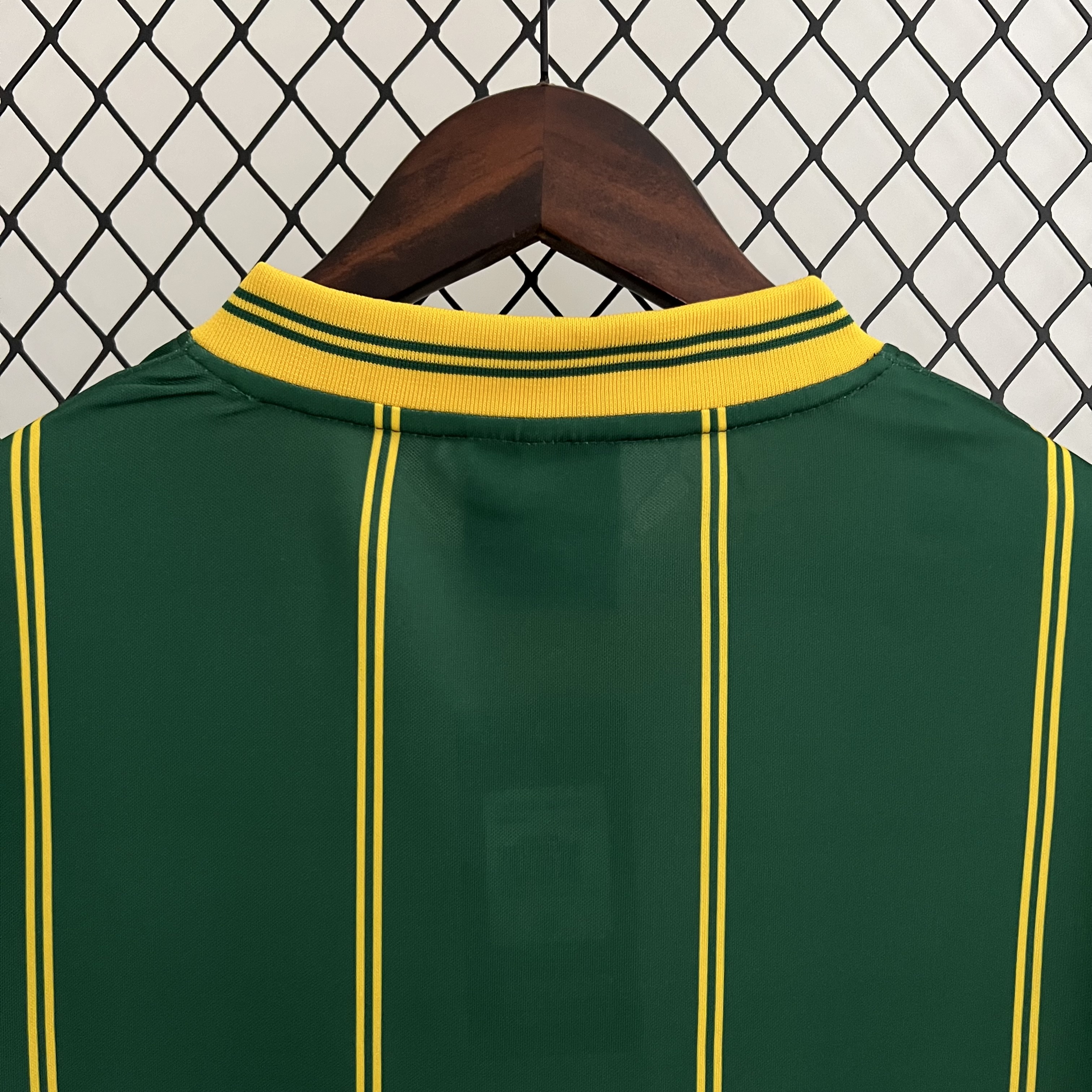 SIUjerseys-Retro Leicester City 1984 Away Jersey