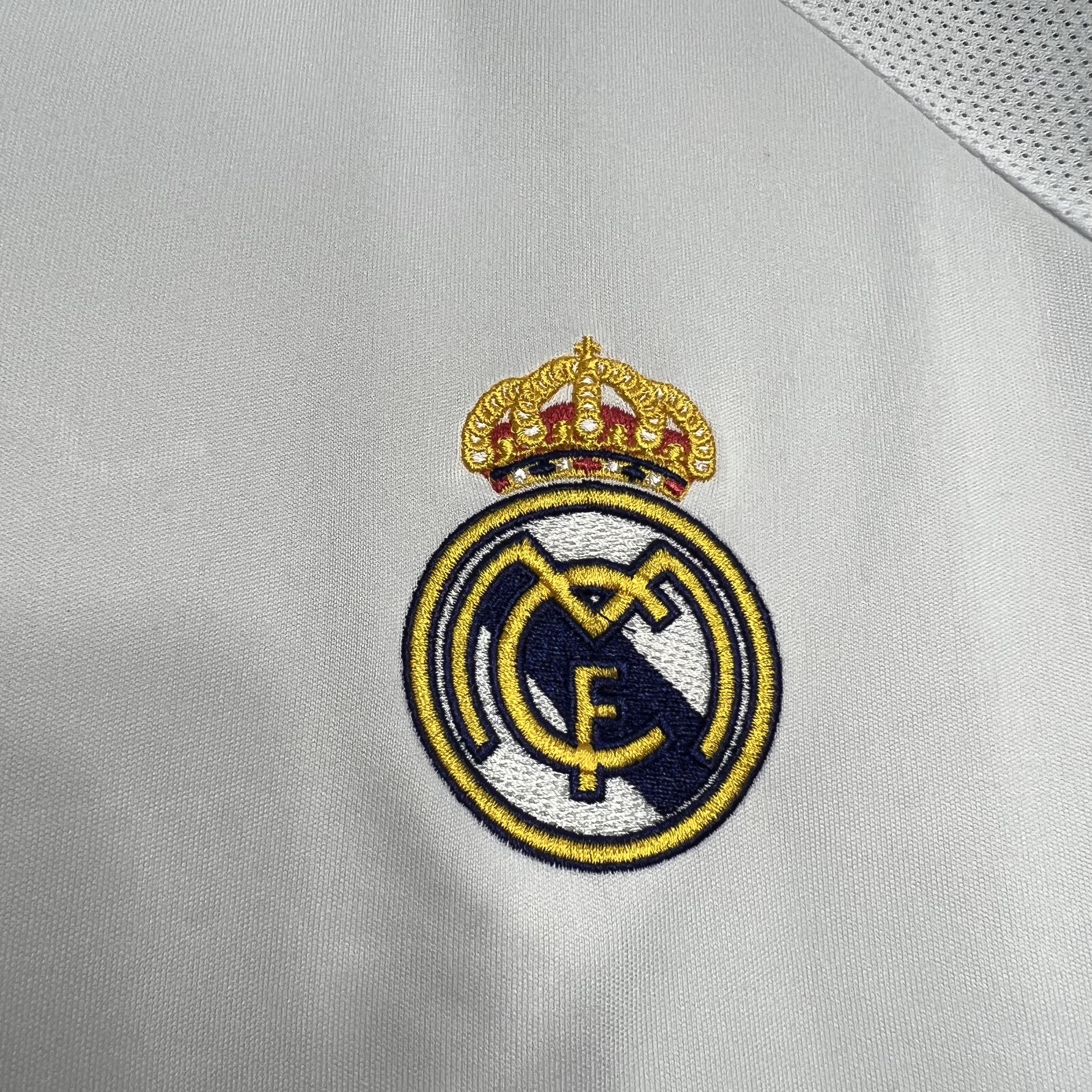 JerseysGala.com | Retro Real Madrid 05-06 Home Stadium Jersey -Customize Name, Number and Patch | Worldwide Shipping