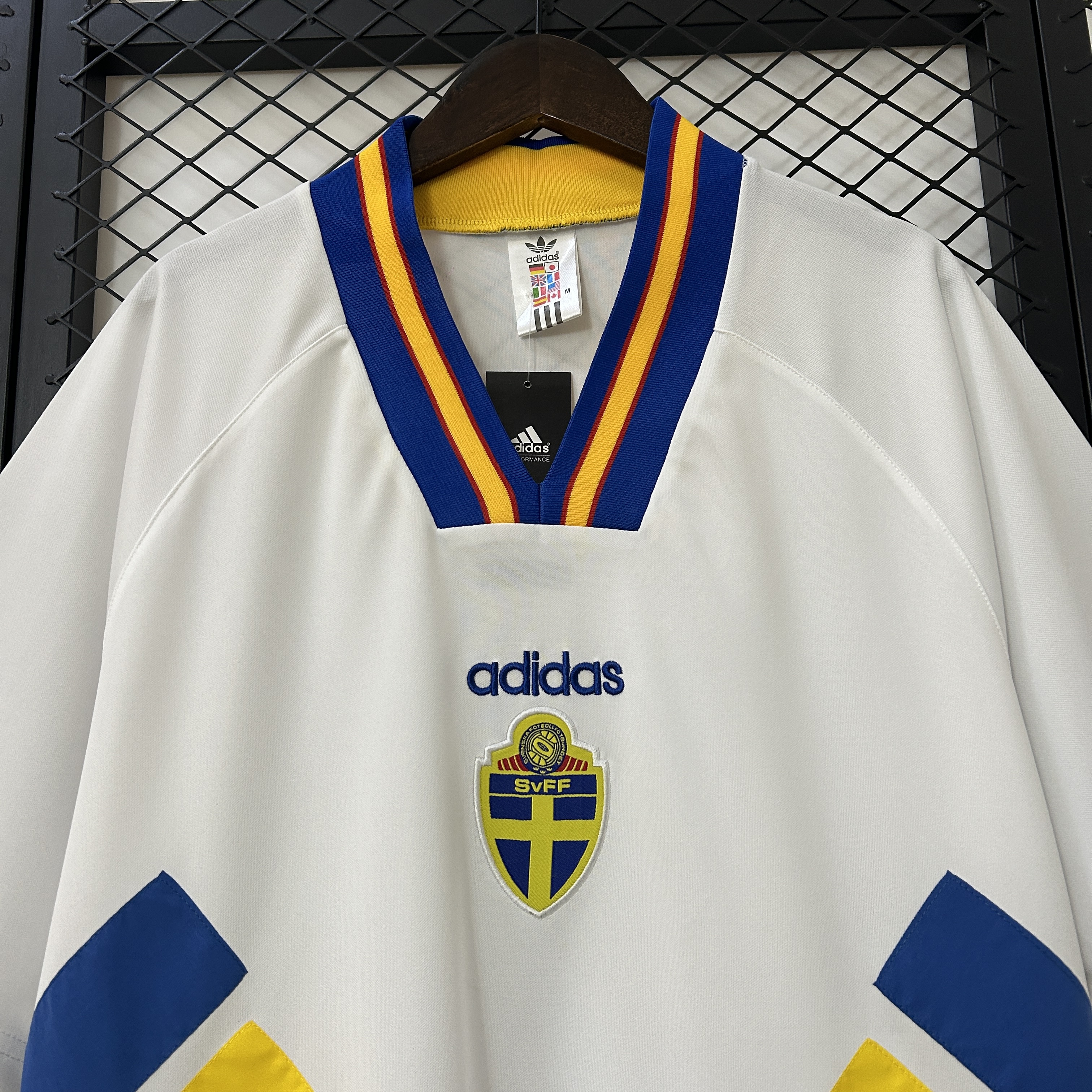 unitedfutballjersey-Retro Sweden 1994 Away Jersey