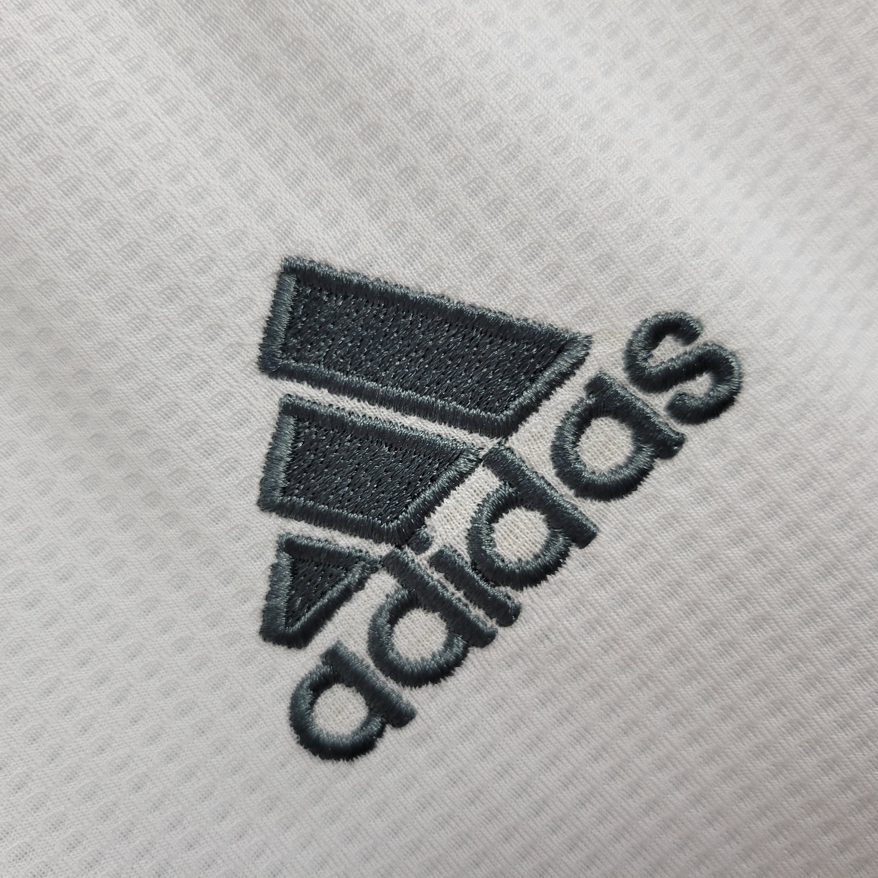 ManixJersey.com | Retro Real Madrid 15-16 Home Stadium Jersey -Customize Name, Number and Patch | Worldwide Shipping