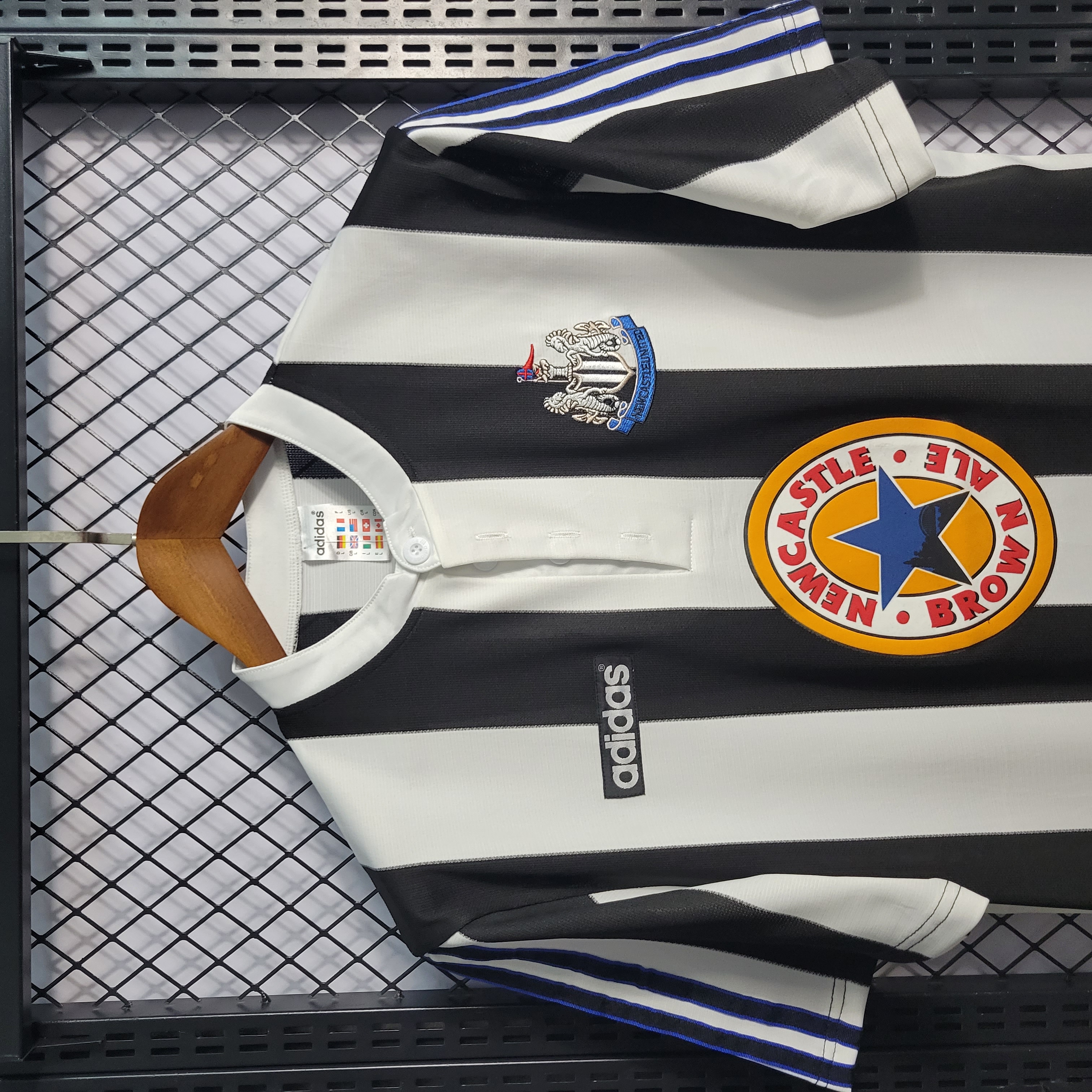 JerseysGala.com | Retro Newcastle United 1995-97 Home Stadium Jersey -Customize Name, Number and Patch | Worldwide Shipping