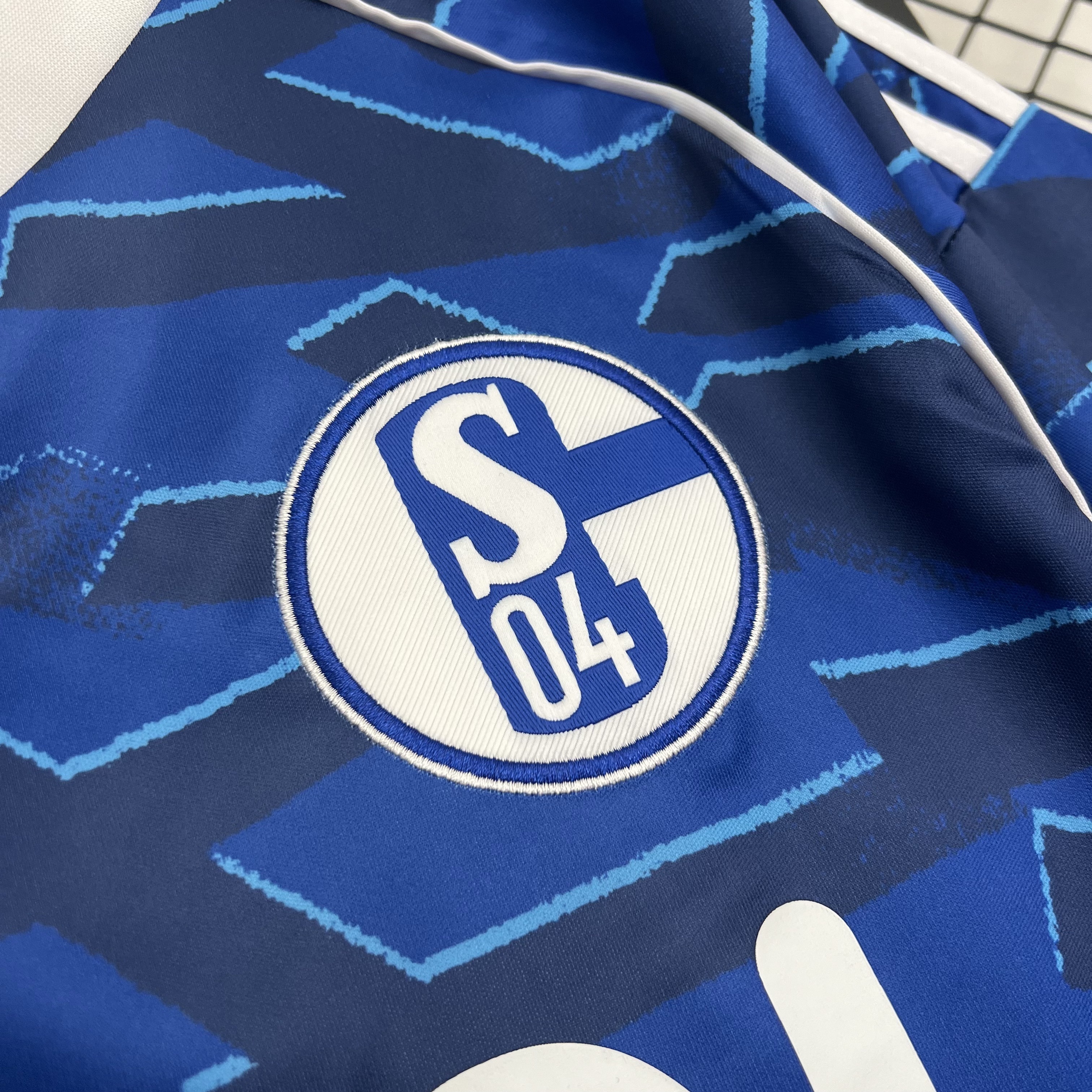 Schalke 04 25-26 Home(Leaked Version) Jersey - Fans Version:football jersey mysite: unitedjerseyfootball 邓江浪:football