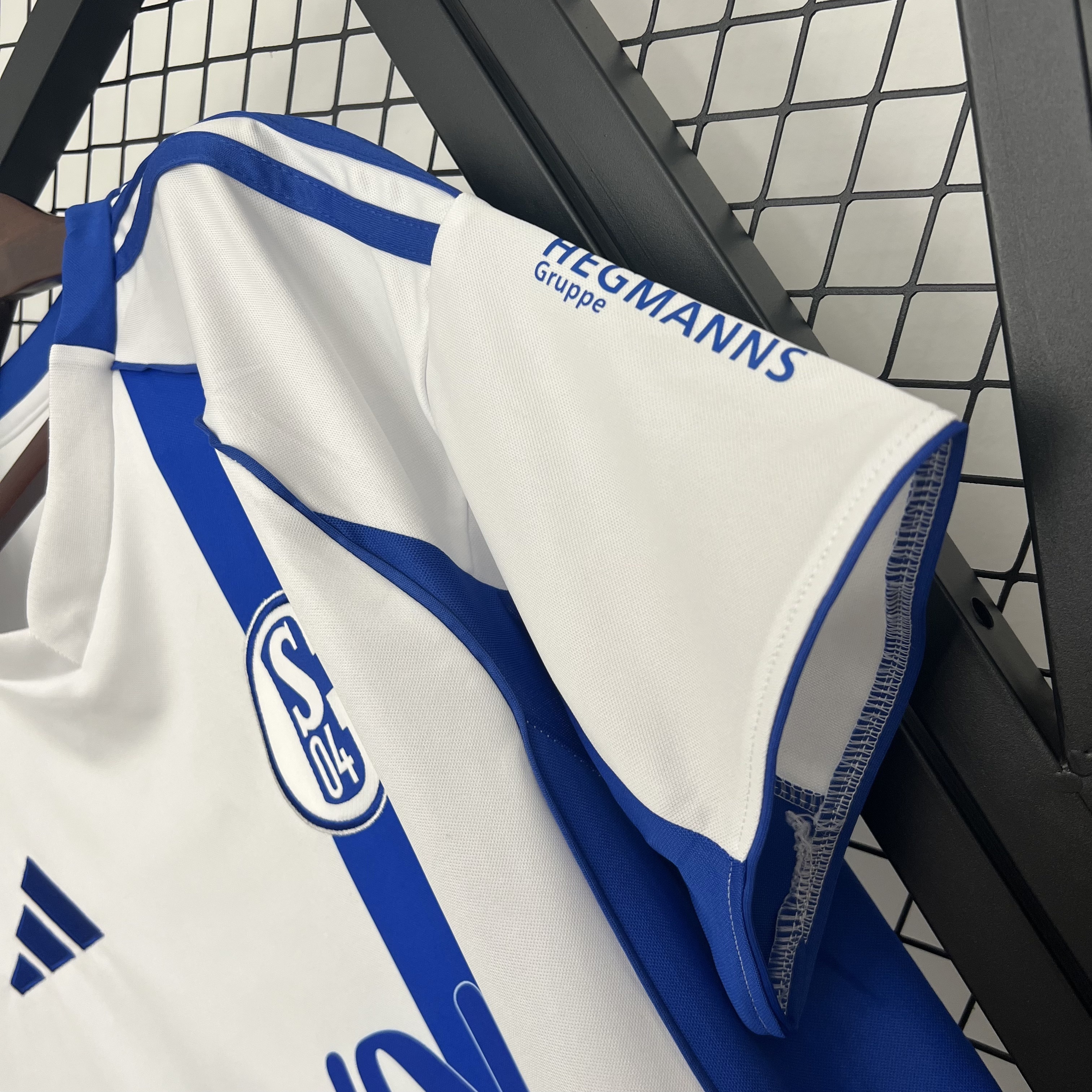 25/26 Schalke 04 away - Fans Version:football jersey mysite: unitedjerseyfootball 邓江浪:football