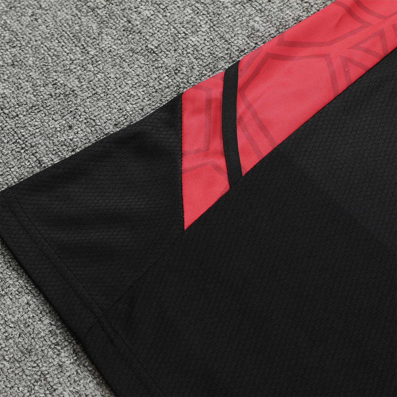 Bayern Munich 23-24 Black & Red Training Vest Suit:football jersey mysite: unitedjerseyfootball 邓江浪:football