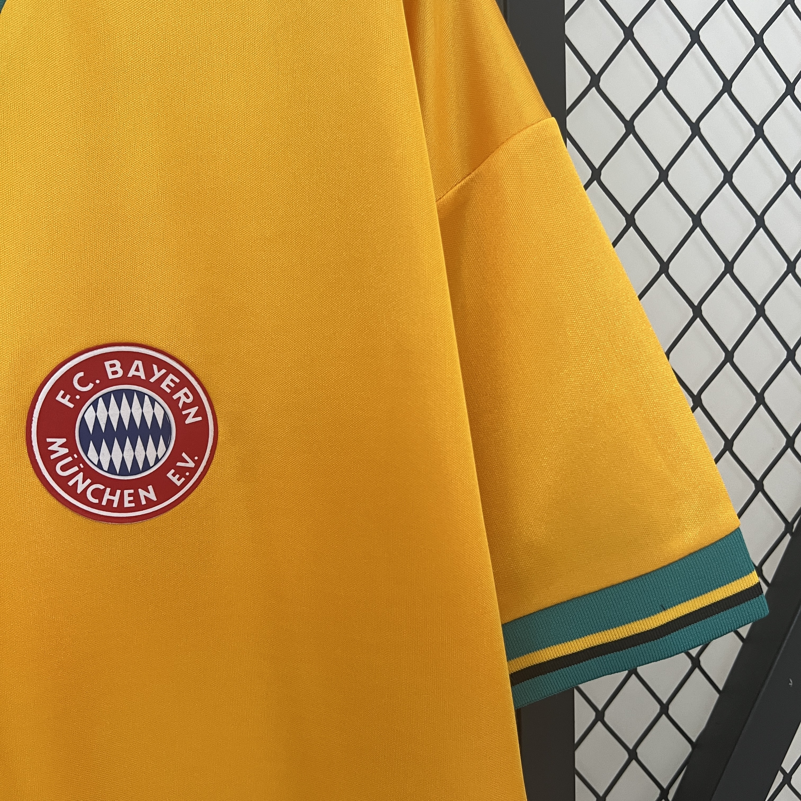 ManixJersey.com | Retro Bayern Munich 93-95 Away Jersey -Customize Name, Number and Patch | Worldwide Shipping