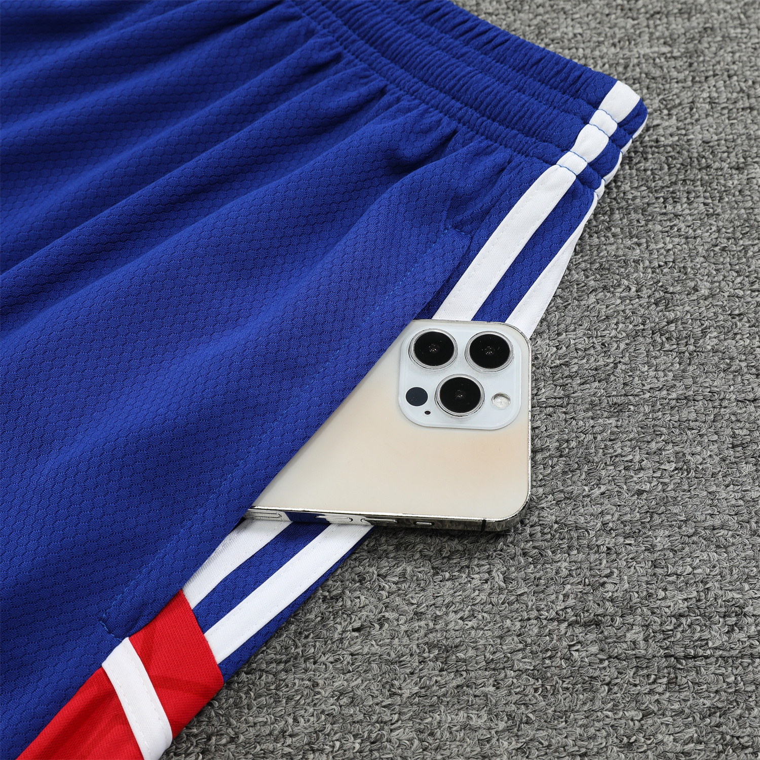 Bayern Munich 23-24 Red BlueTraining Vest Suit:football jersey mysite: unitedjerseyfootball 邓江浪:football