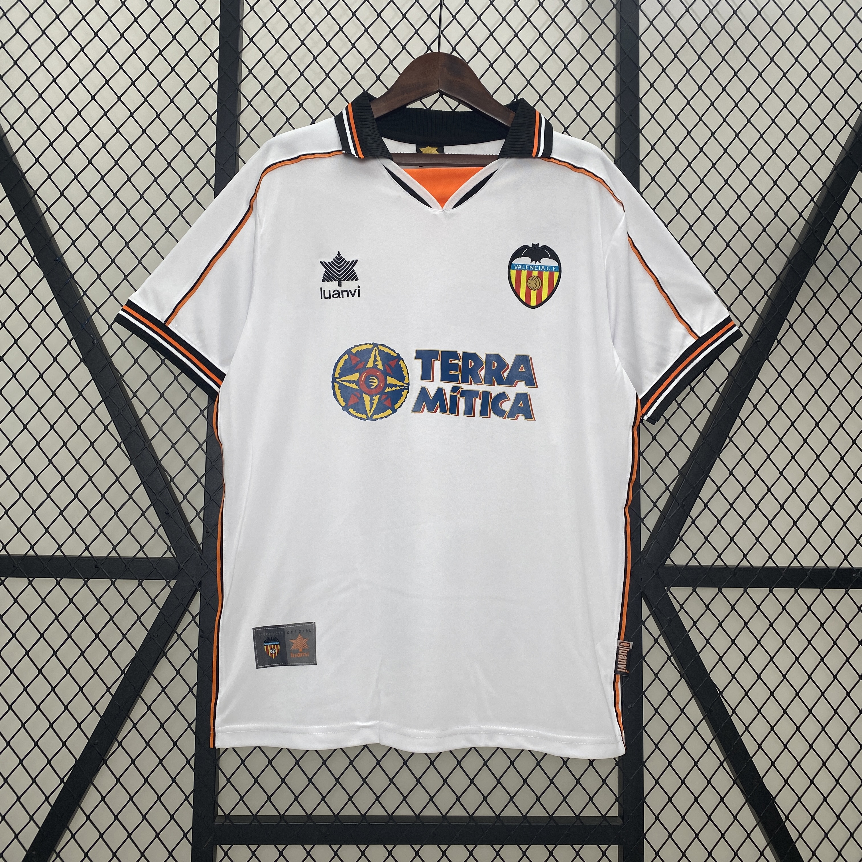 ManixJersey.com | Retro Valencia 1999-00 Home Jersey -Customize Name, Number and Patch | Worldwide Shipping