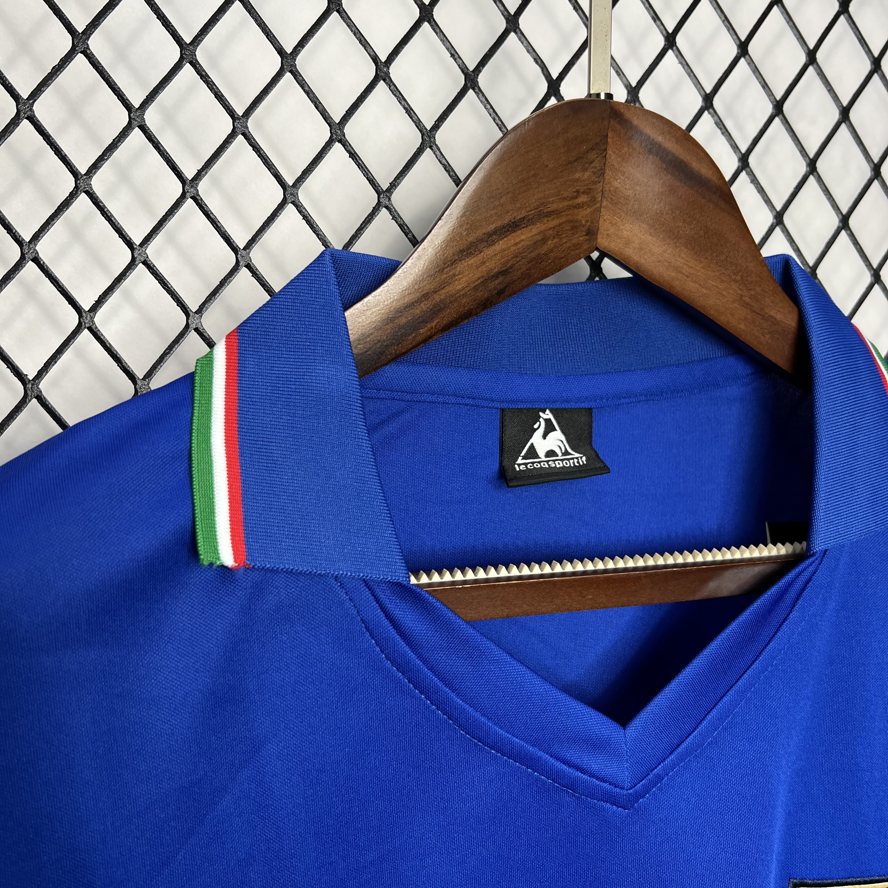 SIUjerseys-Retro Italy 1982 Home Stadium Jersey
