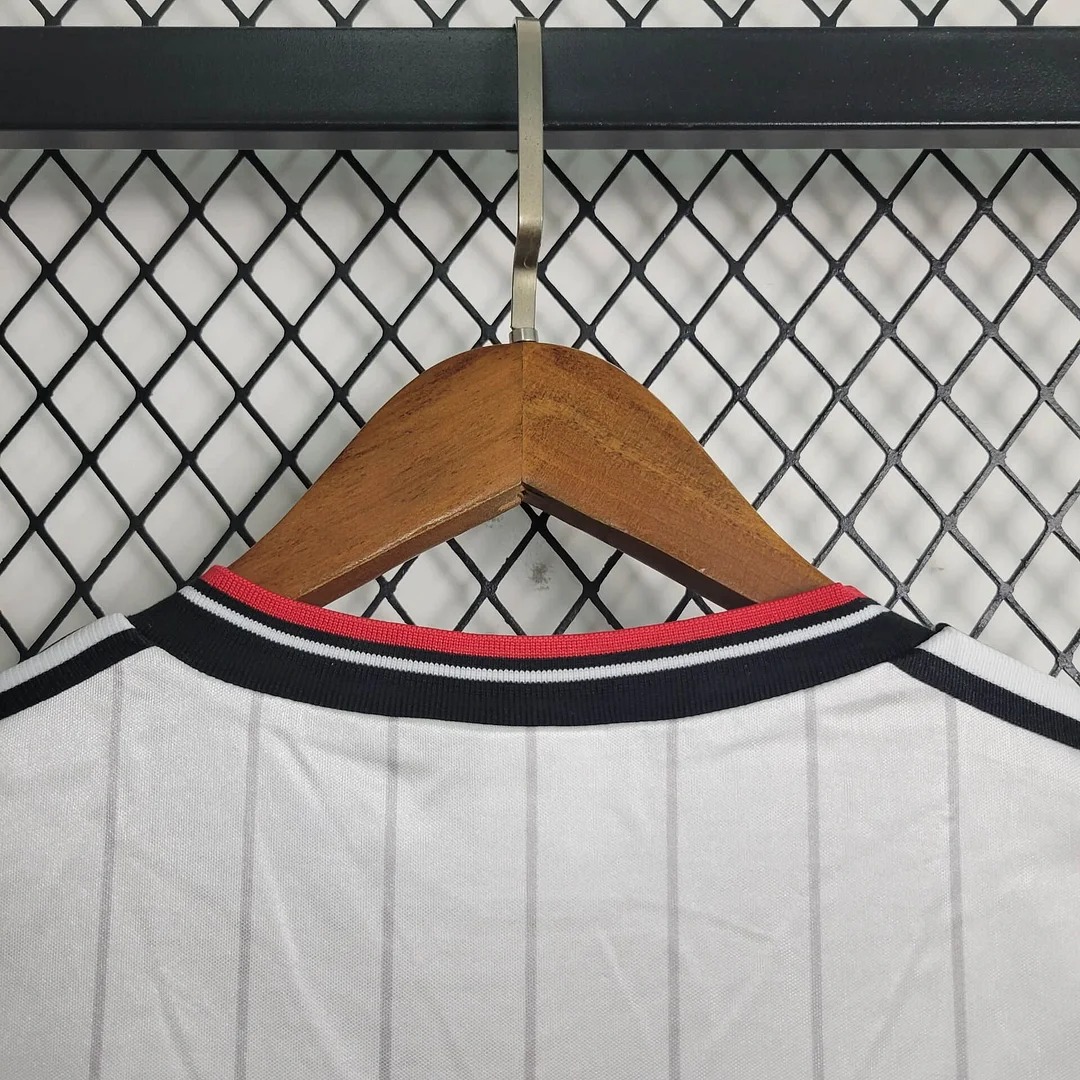 Higojerseys-Retro Manchester United 82-83 Away Jersey