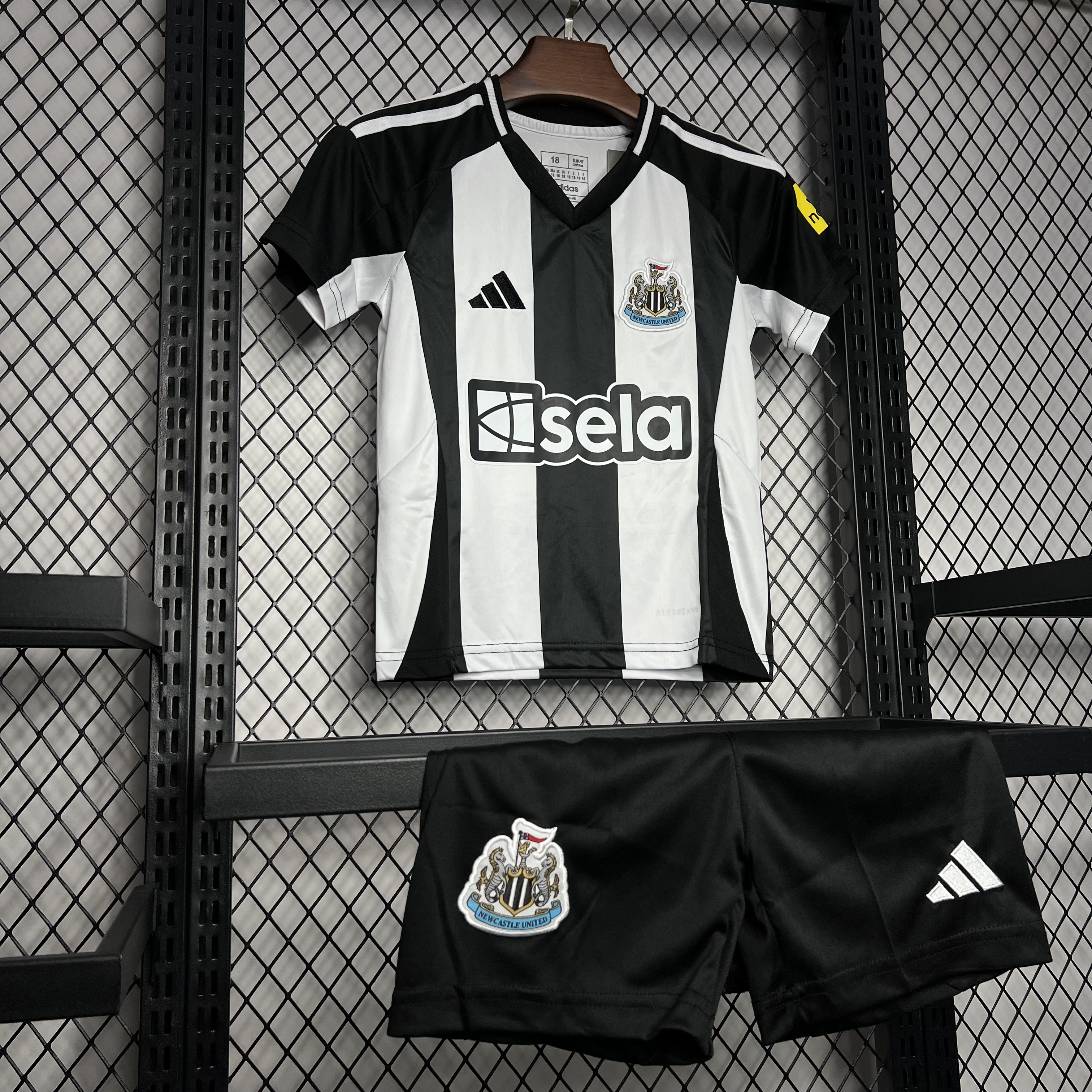 ManixJersey.com | Newcastle United 24-25 Home Stadium Kids Kit -Customize Name, Number and Patch | Worldwide Shipping