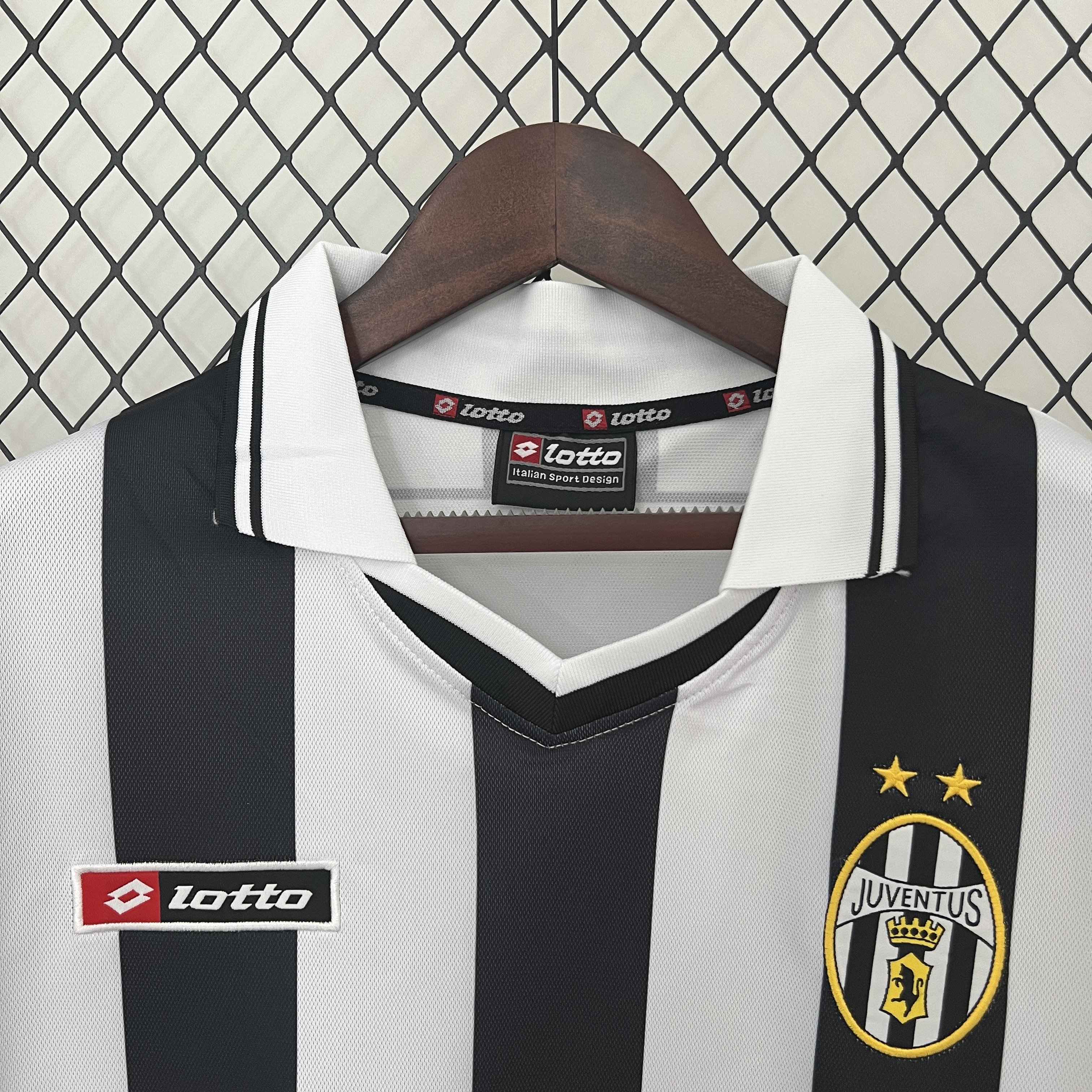 ManixJersey.com | Retro Juventus 2001-02 Home Stadium Jersey -Customize Name, Number and Patch | Worldwide Shipping