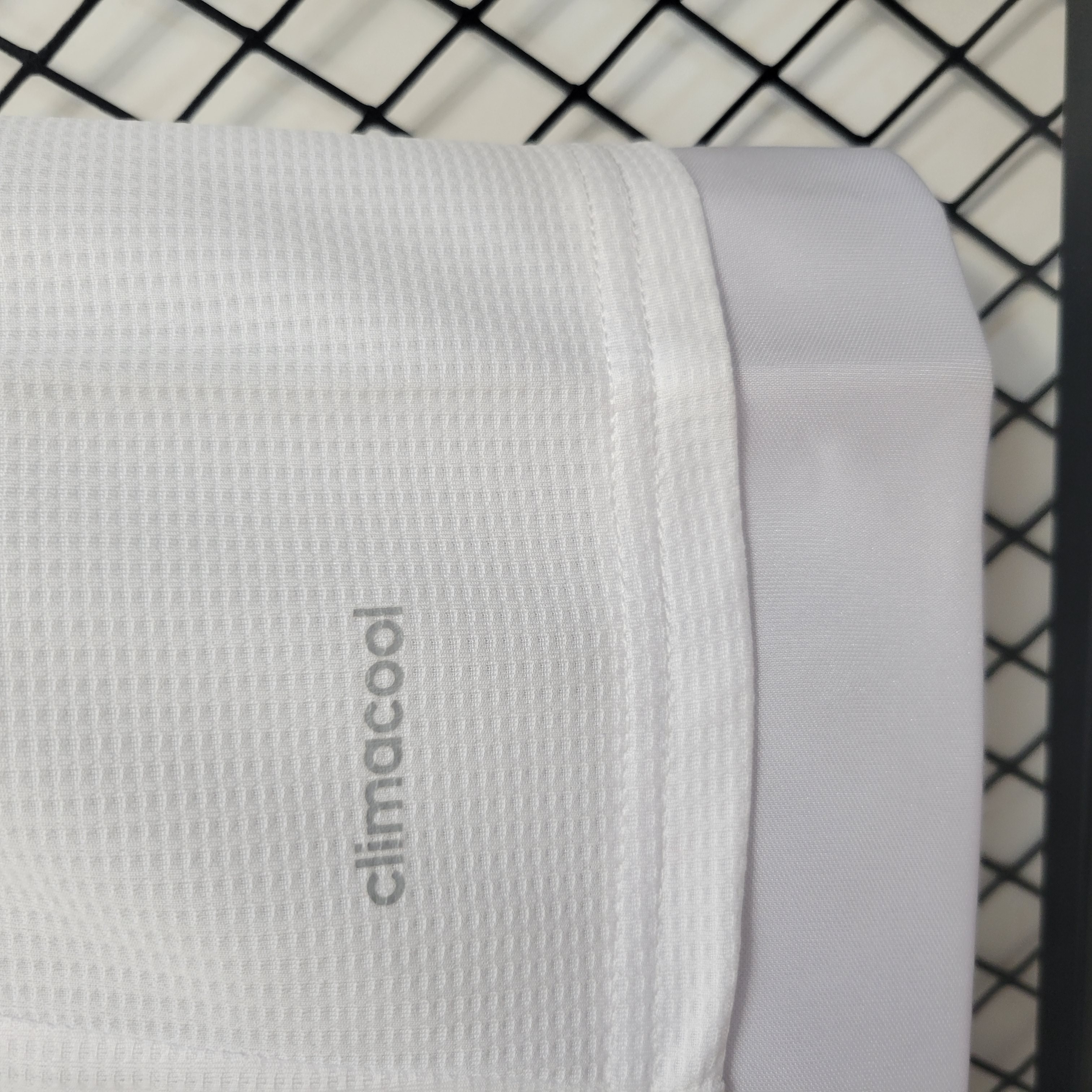 ManixJersey.com | Retro Real Madrid 15-16 Home Stadium Jersey -Customize Name, Number and Patch | Worldwide Shipping