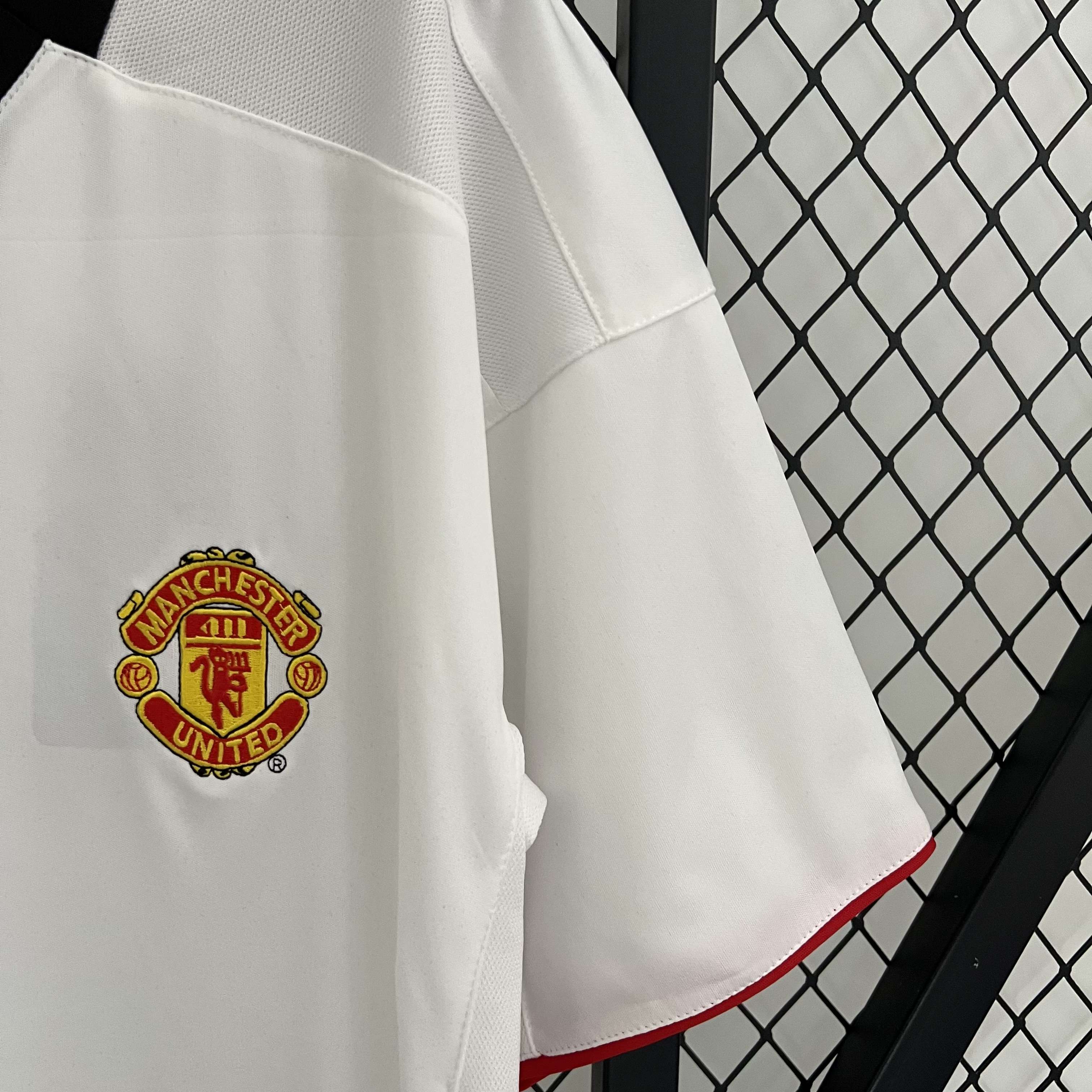 Higojerseys-Retro Manchester United 03-04 Away Stadium Jersey