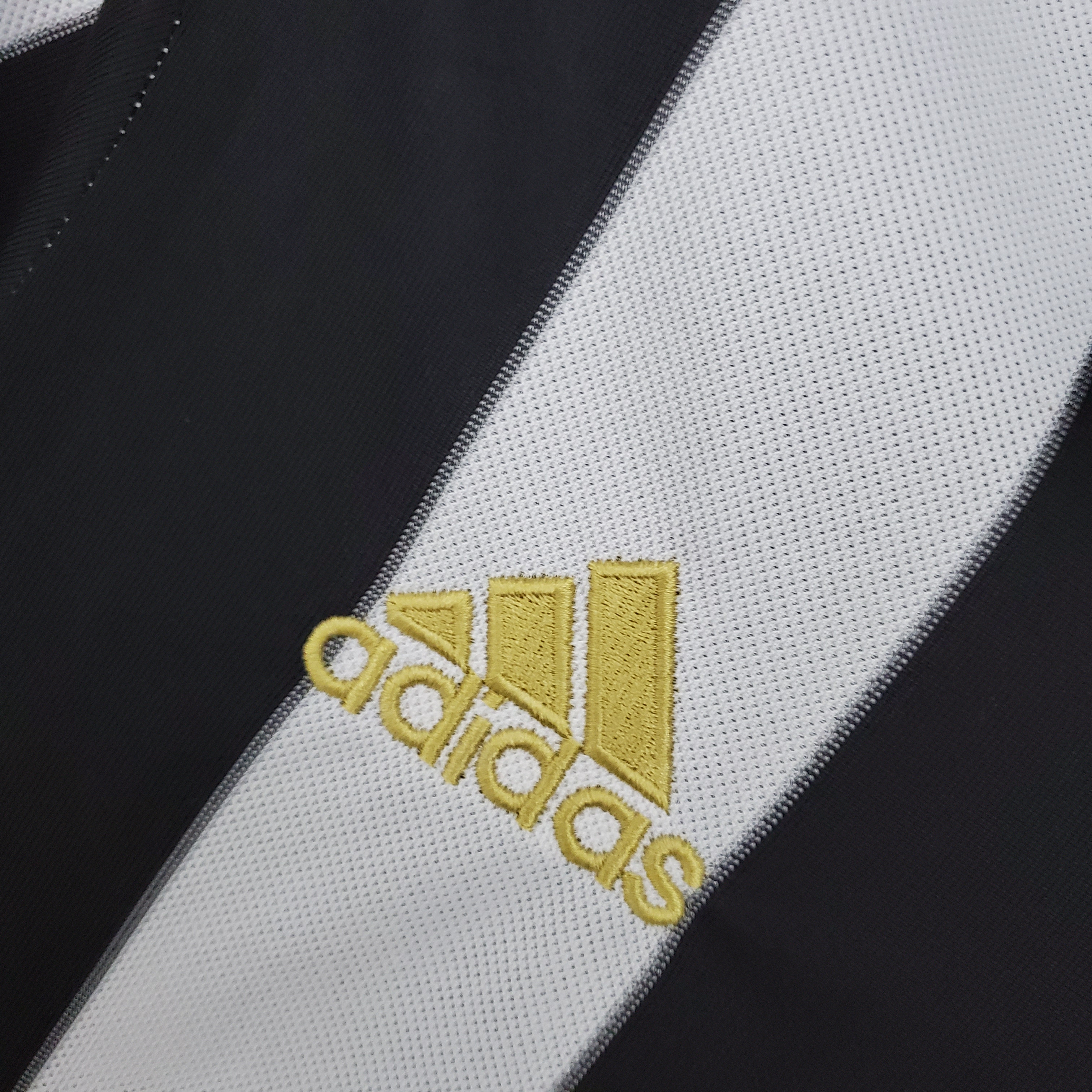 ManixJersey.com | Retro Juventus 2017-18 Home Stadium Jersey -Customize Name, Number and Patch | Worldwide Shipping