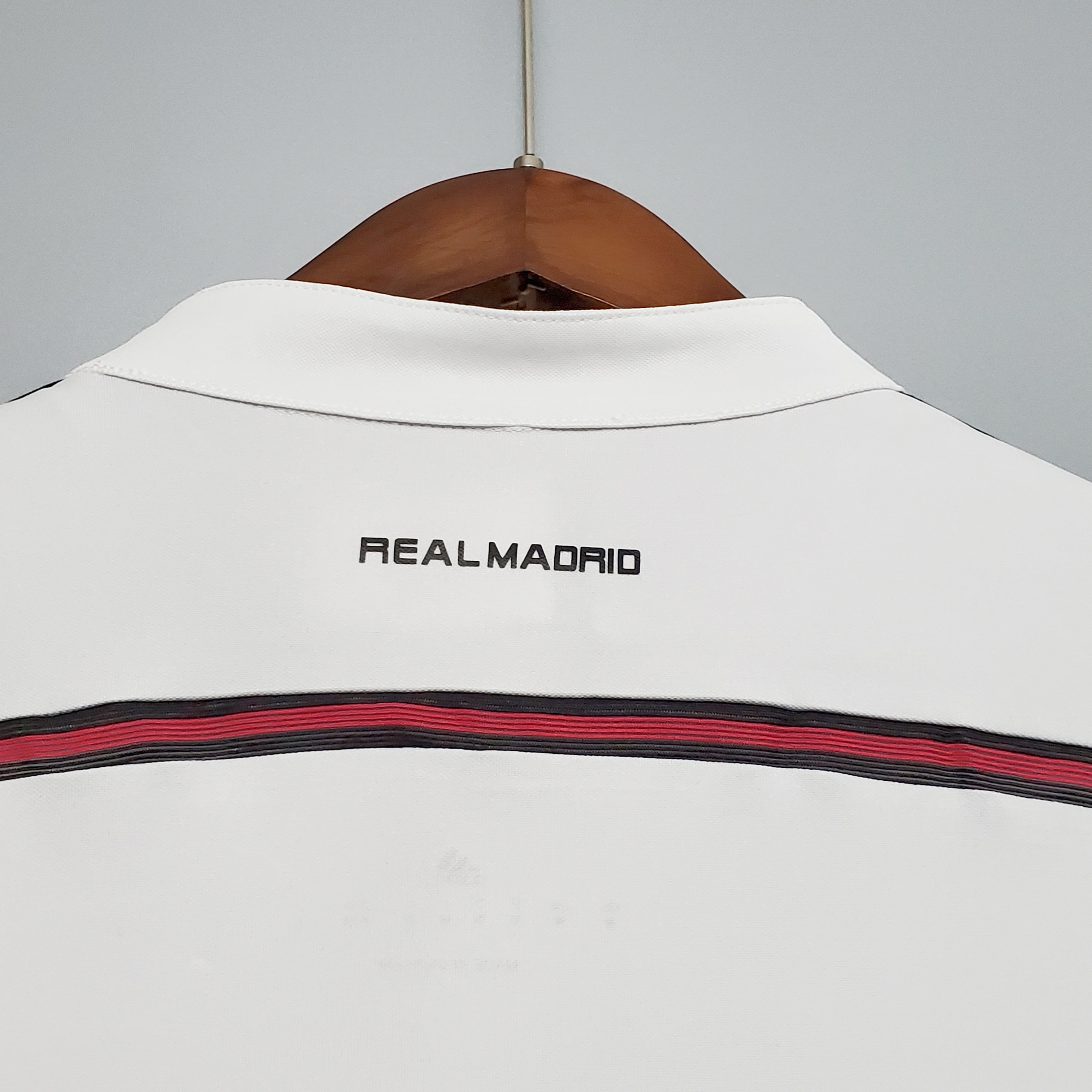 ManixJersey.com | Retro Real Madrid 14-15 Home Stadium Long Sleeve Jersey -Customize Name, Number and Patch | Worldwide Shipping