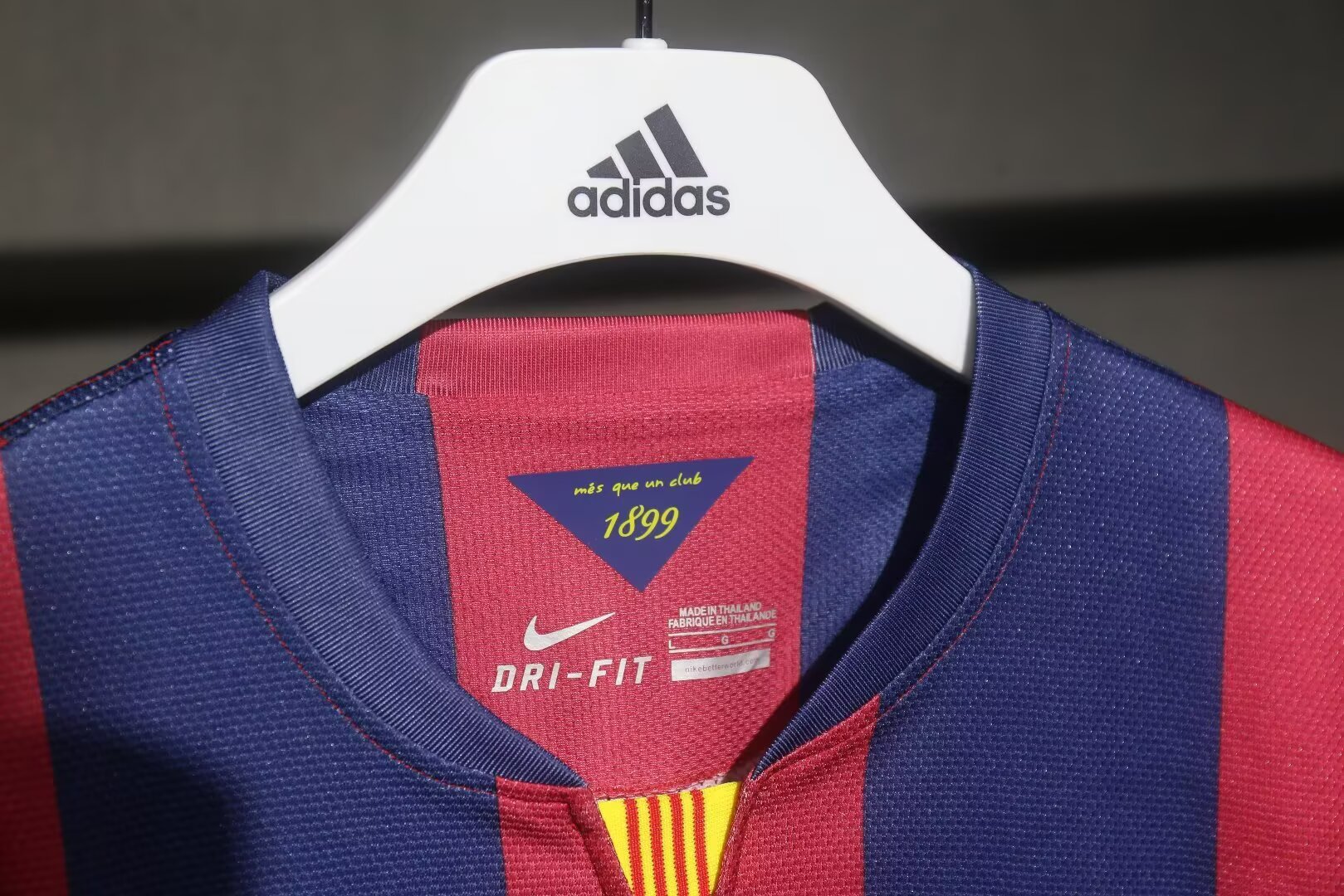 14-15 Barcelona Home soccer jersey-Retro version （Player Version）: Ajax 24-25 Home Stadium Jersey - Fans Version : Adidas luxuryfootballshirts.com: https://www.luxuryfootballshirts.com/