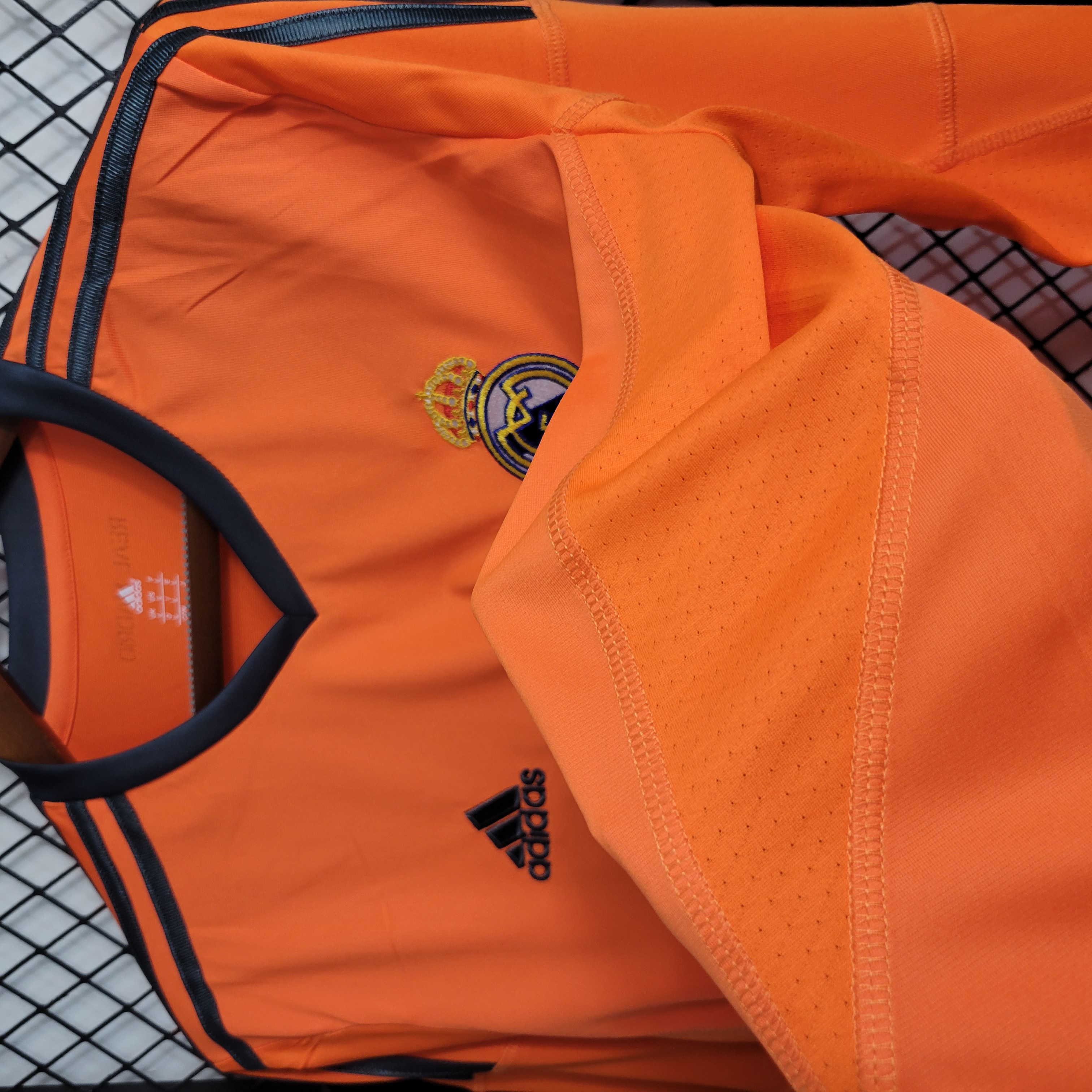 ManixJersey.com | Retro Real Madrid 13-14 Third Long Sleeve Jersey -Customize Name, Number and Patch | Worldwide Shipping