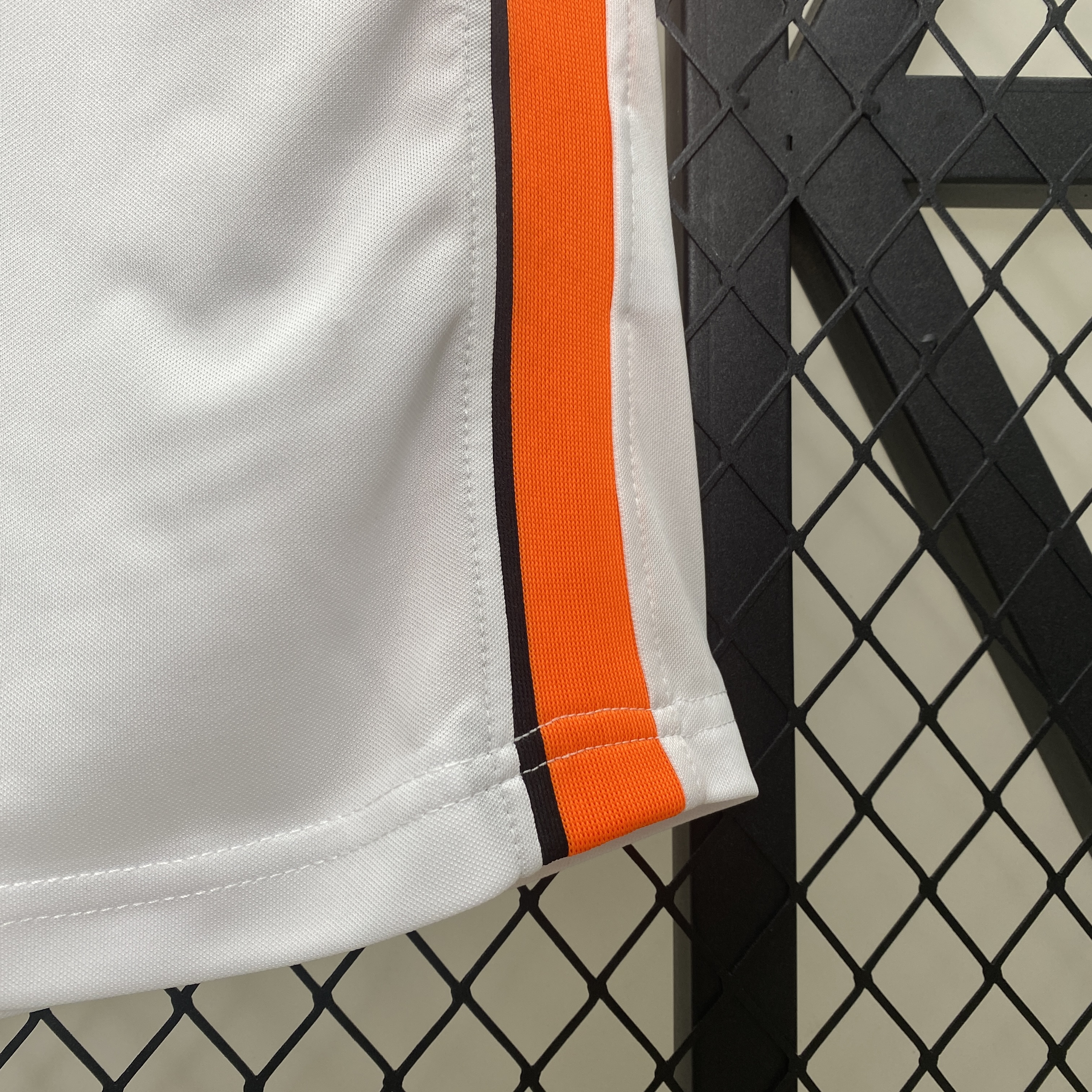 ManixJersey.com | Retro Valencia 2006-07 Home Jersey -Customize Name, Number and Patch | Worldwide Shipping