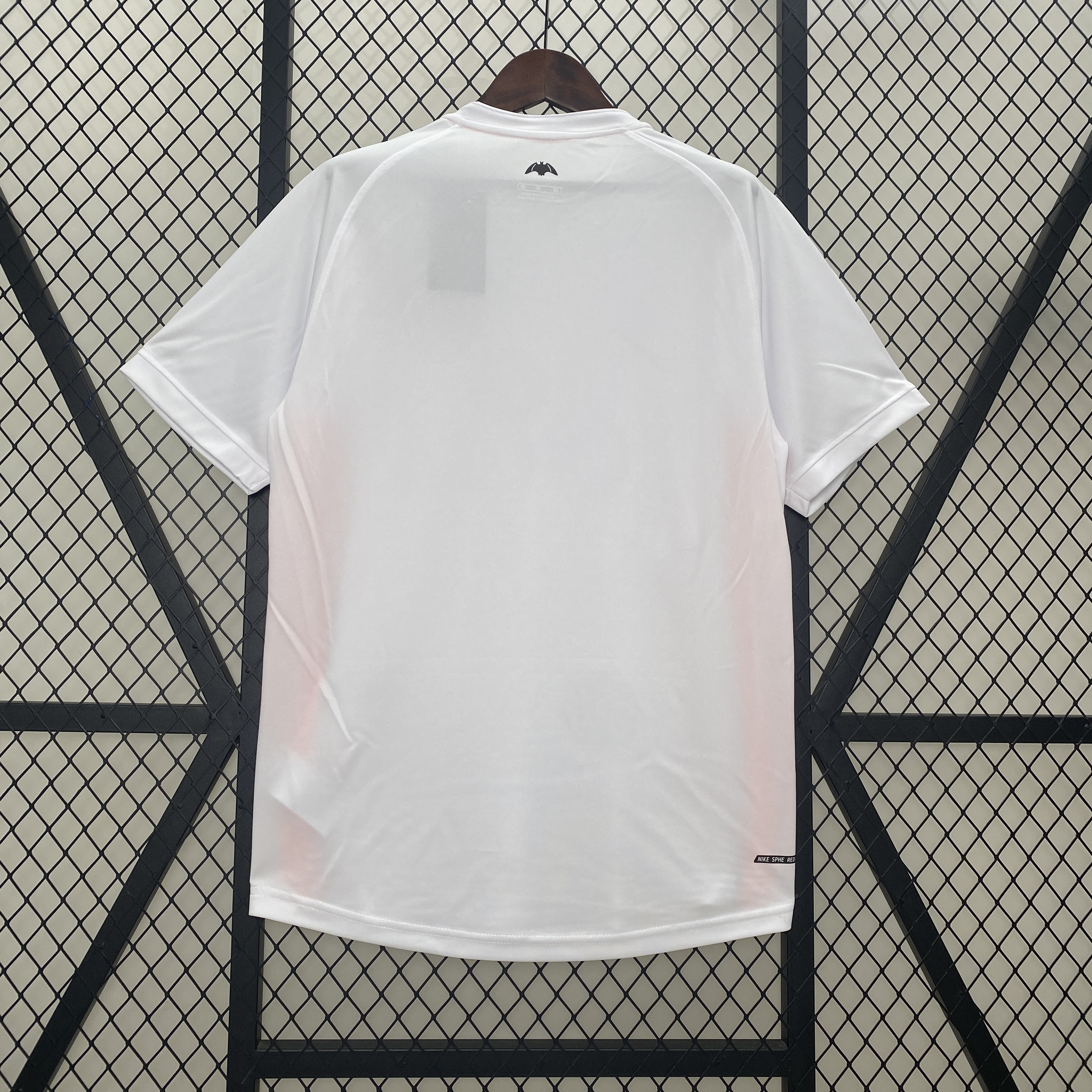 ManixJersey.com | Retro Valencia 2006-07 Home Jersey -Customize Name, Number and Patch | Worldwide Shipping